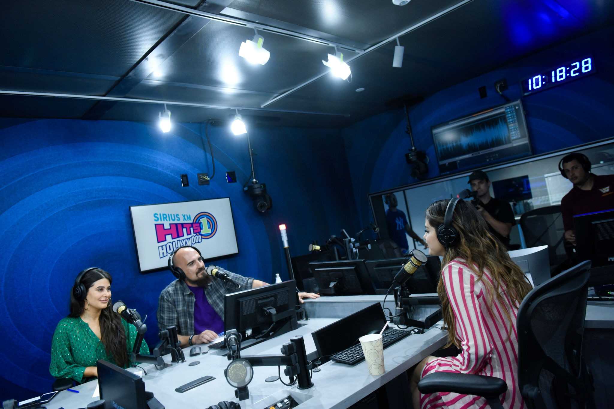 Selena_Gomez_-_SiriusXM_Hollywood_Studios_in_Los_Angeles2C_CA_10242019-06.jpg