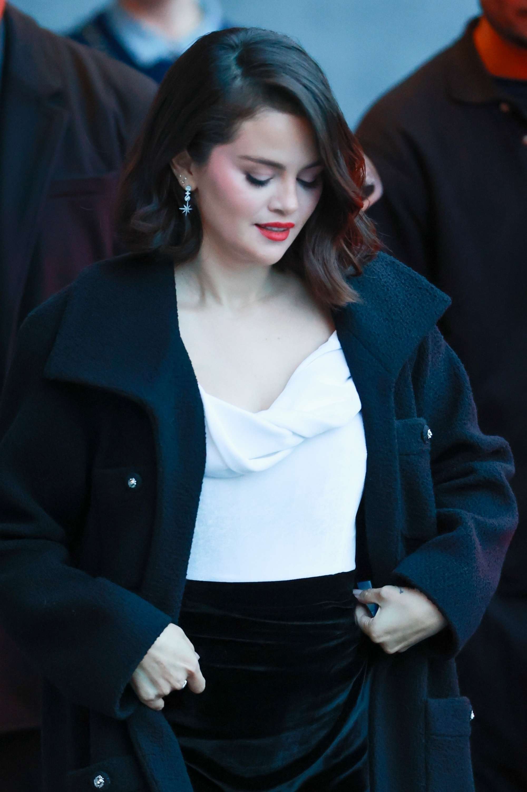 Selena_Gomez_-_Spotted_at_Harmony_Gold_Theater_in_Los_Angeles_December_142C_2024_12.jpg