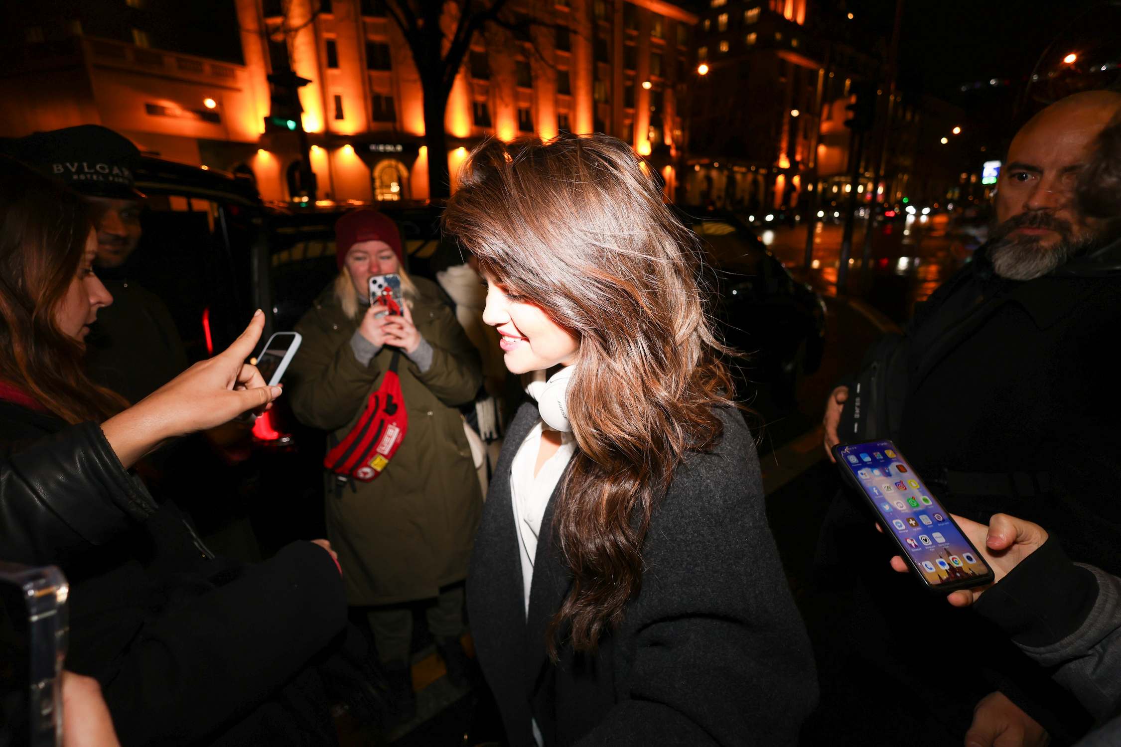 Selena_Gomez_-_Spotted_stopping_for_photos_with_some_of_her_fans_-_Paris2C_France_-_February_182C_2024_03.jpg