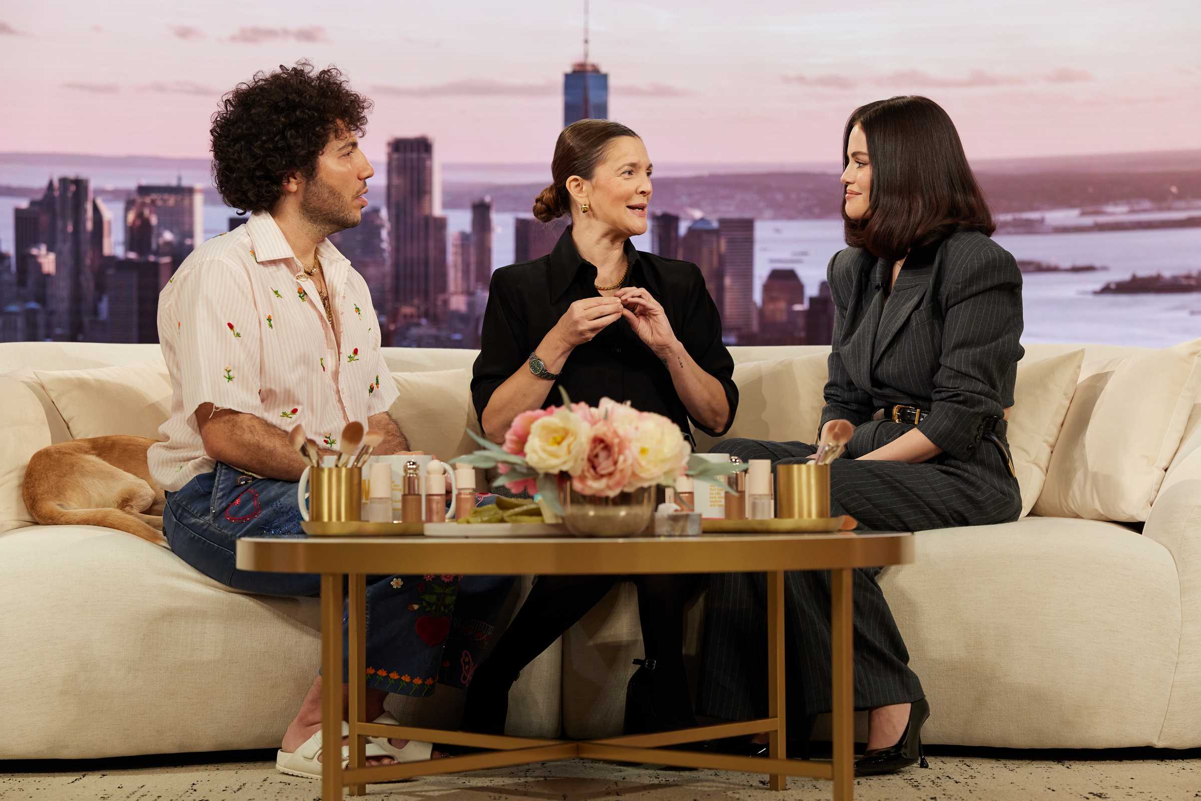 Selena_Gomez_-_The_Drew_Barrymore_Show_-_March_272C_2025-08.jpg