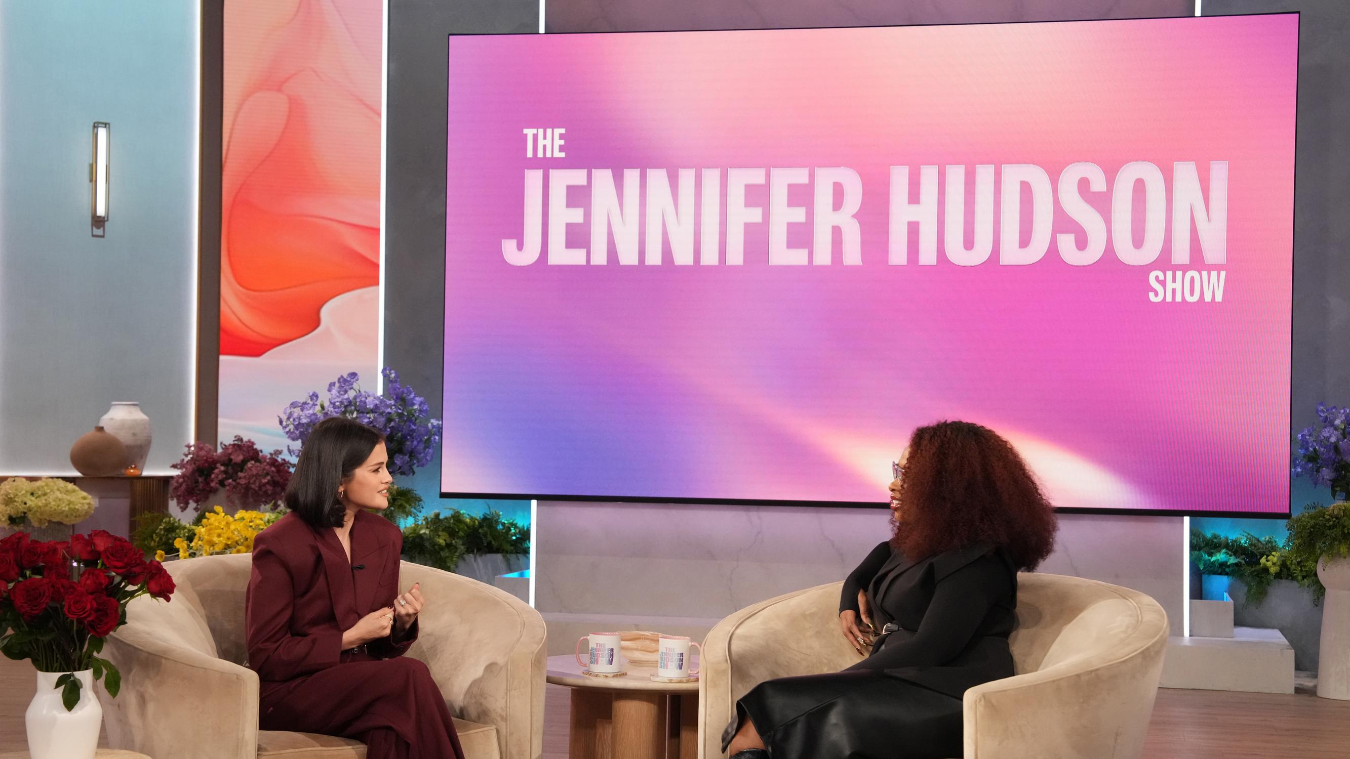 Selena_Gomez_-_The_Jennifer_Hudson_Show_-_October_212C_2025_06.jpg