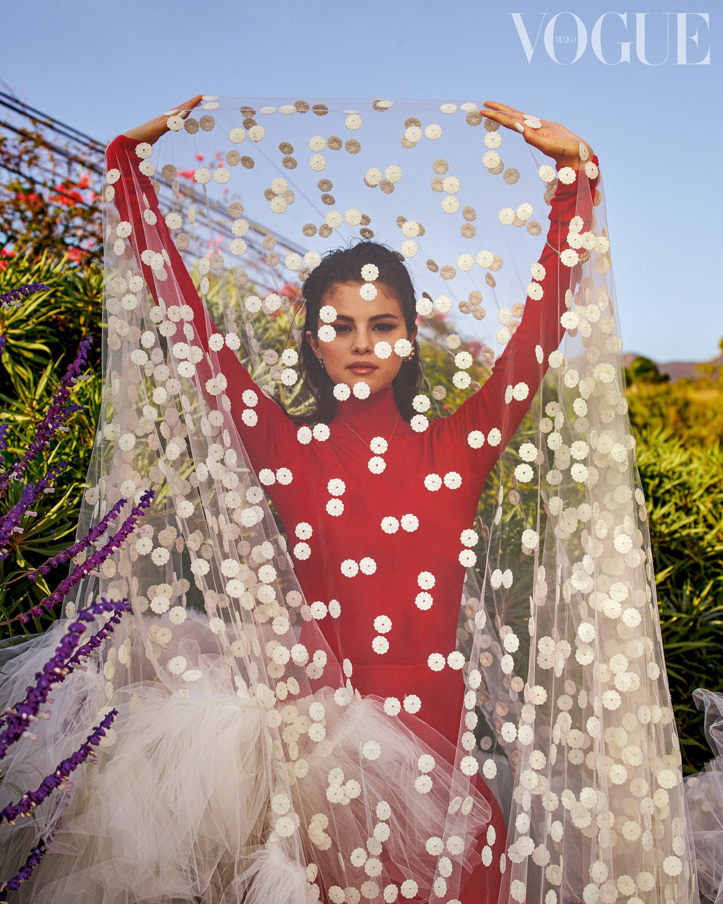 Selena_Gomez_-_Vogue_Mexico_by_Dario_Calmese_December_2020-03.jpg