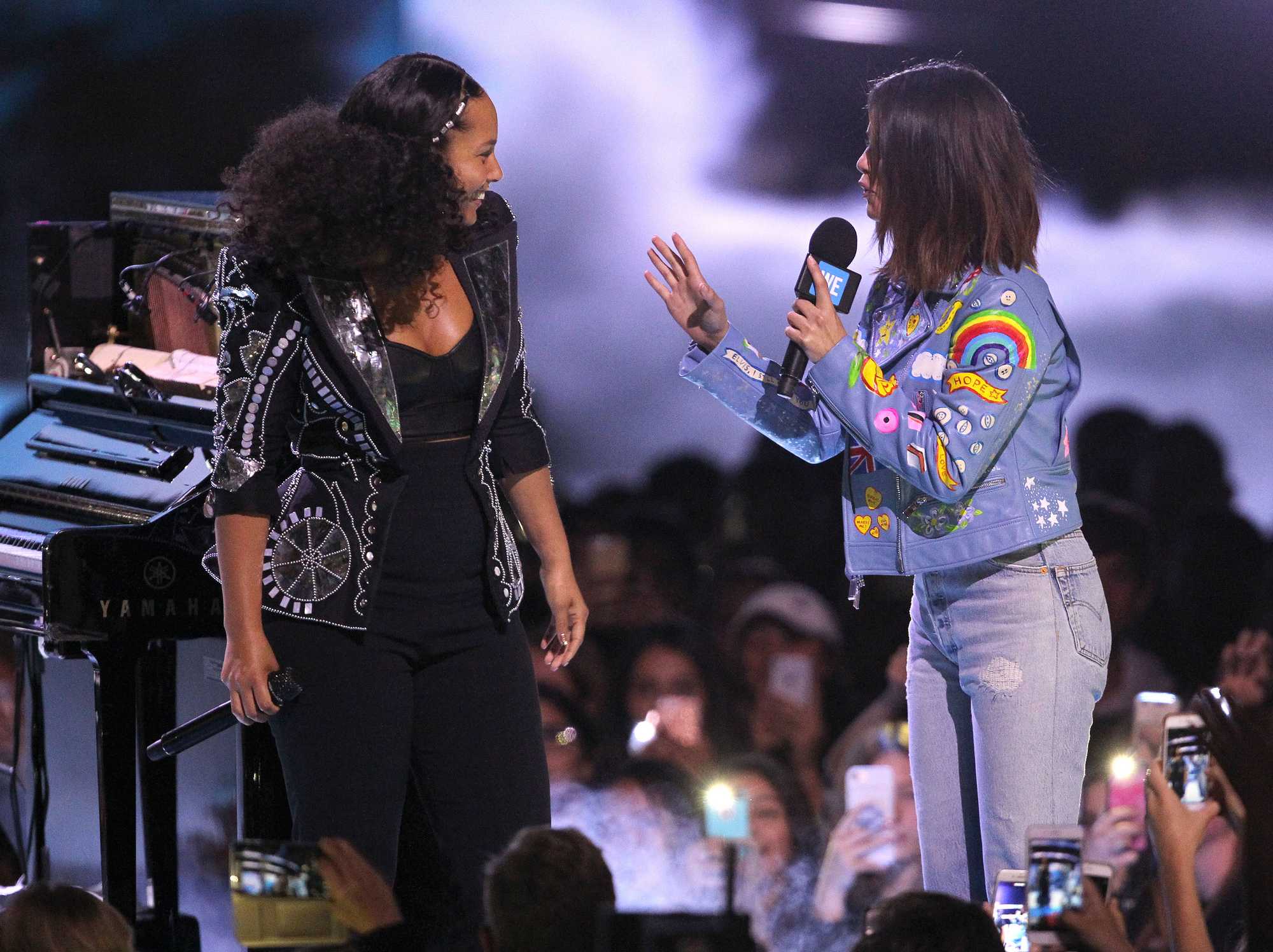 Selena_Gomez_-_WE_Day_California_5BShow5D_-_April_27-53.jpg