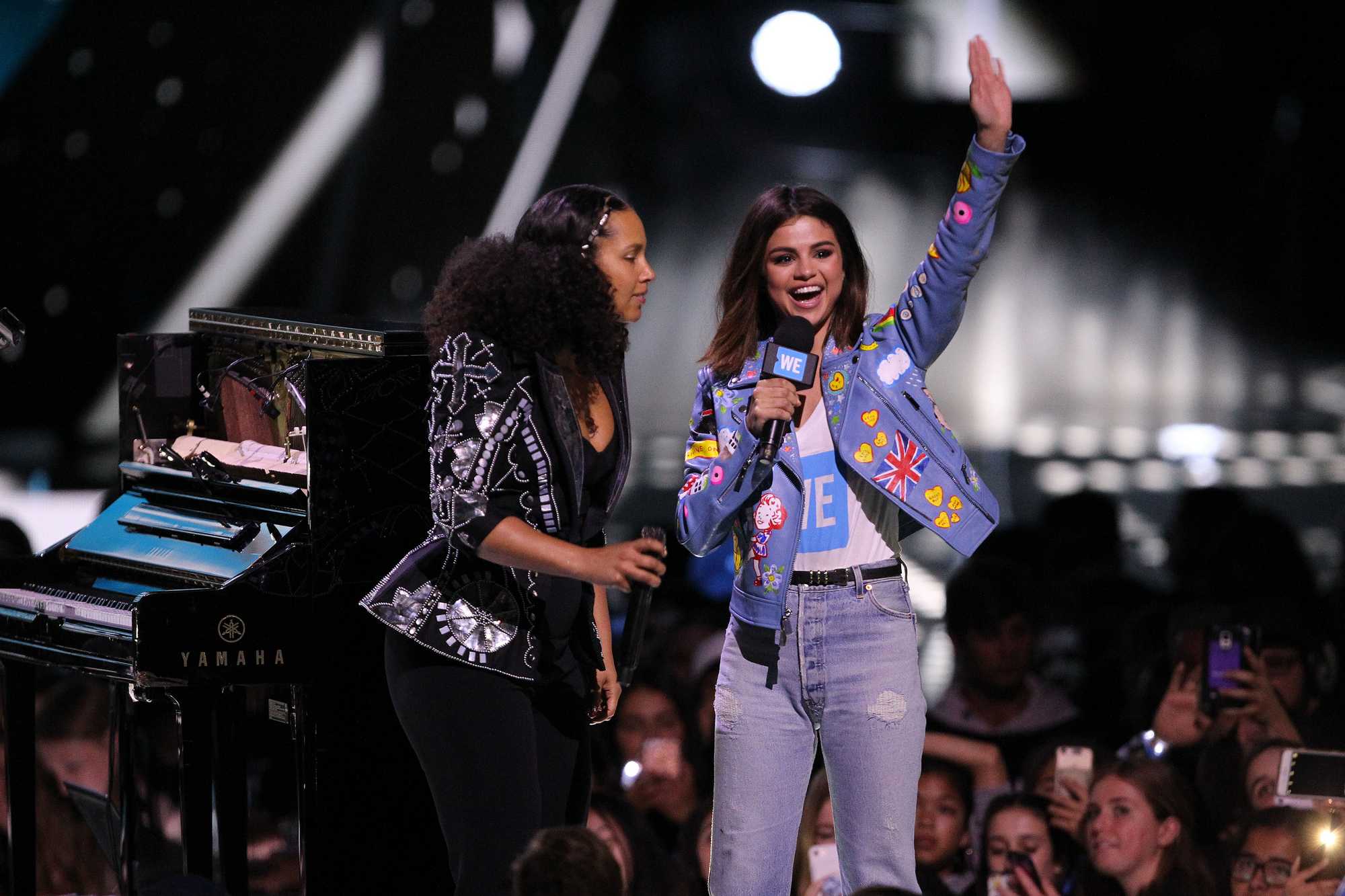 Selena_Gomez_-_WE_Day_California_5BShow5D_-_April_27-56.jpg