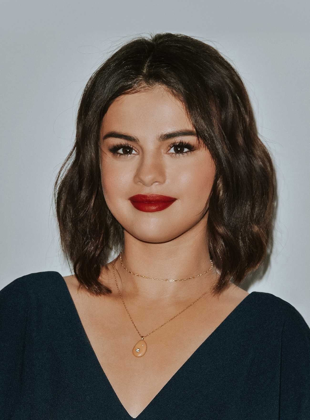 Selena_Gomez_-_WE_Day_California_in_Los_Angeles_on_April_19-04.jpg