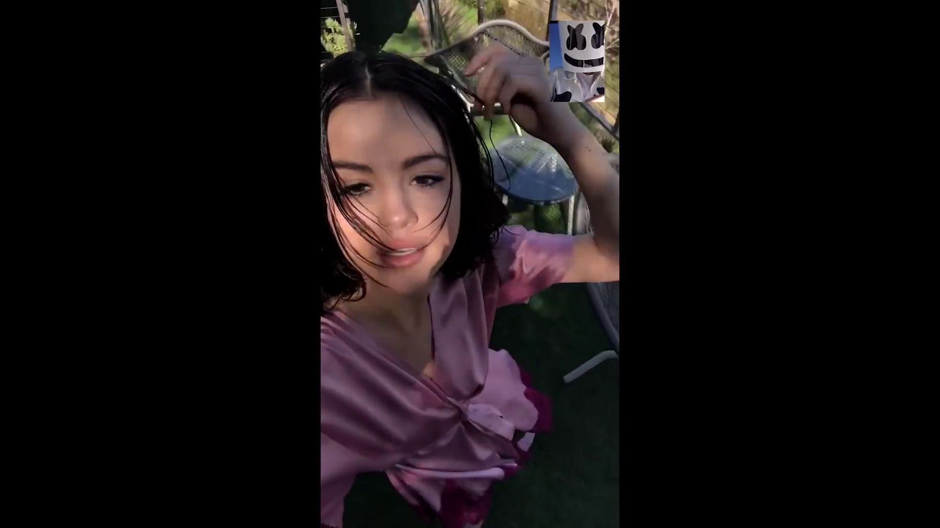 Selena_Gomez_-_Wolves_MV-199.jpg