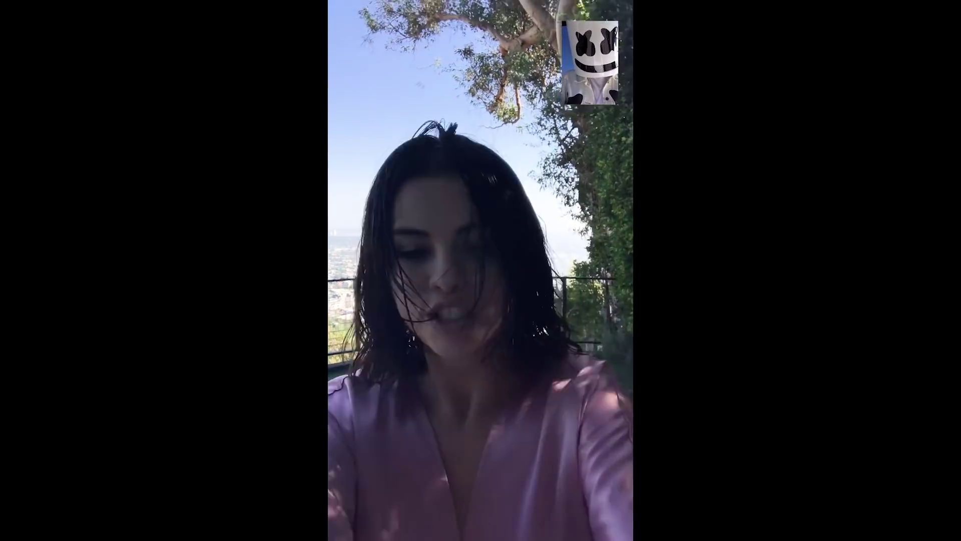 Selena_Gomez_-_Wolves_MV-226.jpg