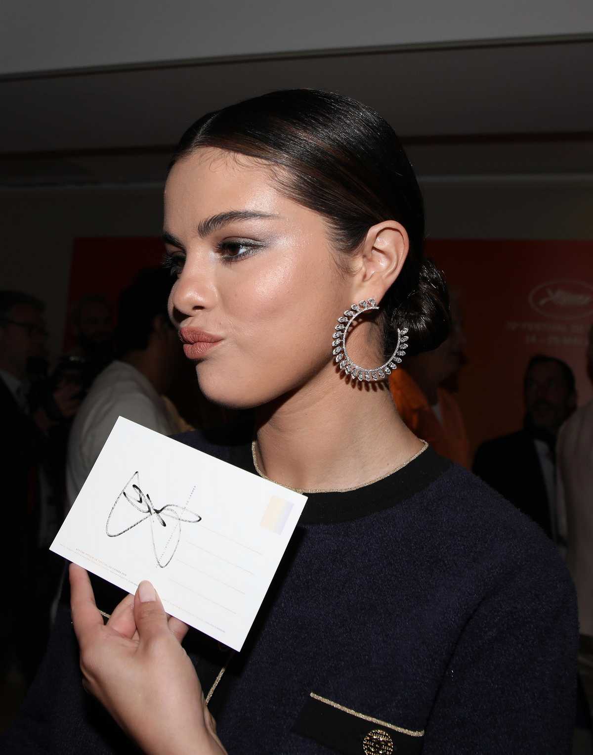 Selena_Gomez_-__The_Dead_Don_t_Die__press_conference_at_the_72nd_edition_of_the_Cannes_Film_Festival_05152019-21.jpg