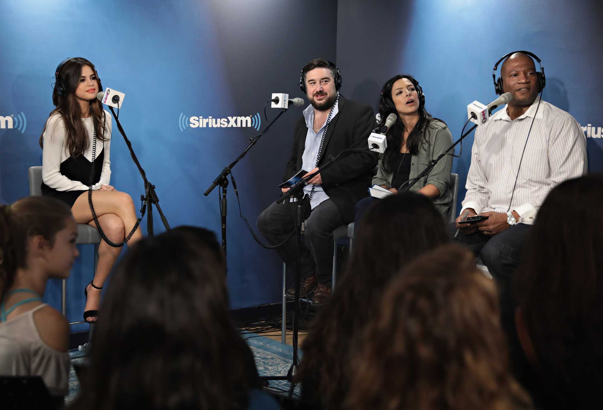 Selena_Gomez_-__The_Morning_Mash_Up__on_SiriusXM_Hits_1_Channel_in_New_York_on_June_5-02.jpg