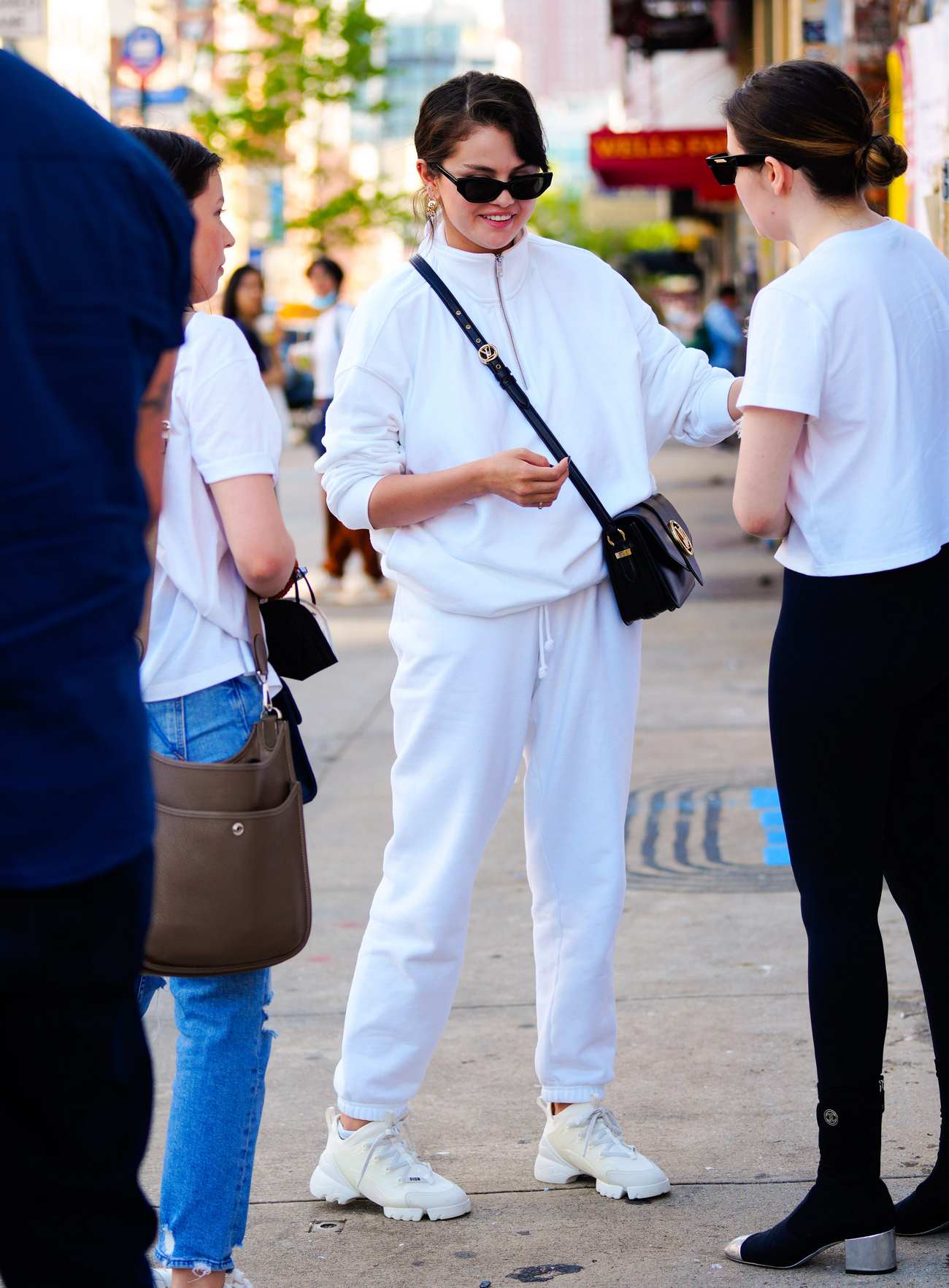 Selena_Gomez_-___Sofia_Carson_have_lunch_at_Shun_Lee_restaurant_in_New_York_City2C_0515202207.jpg