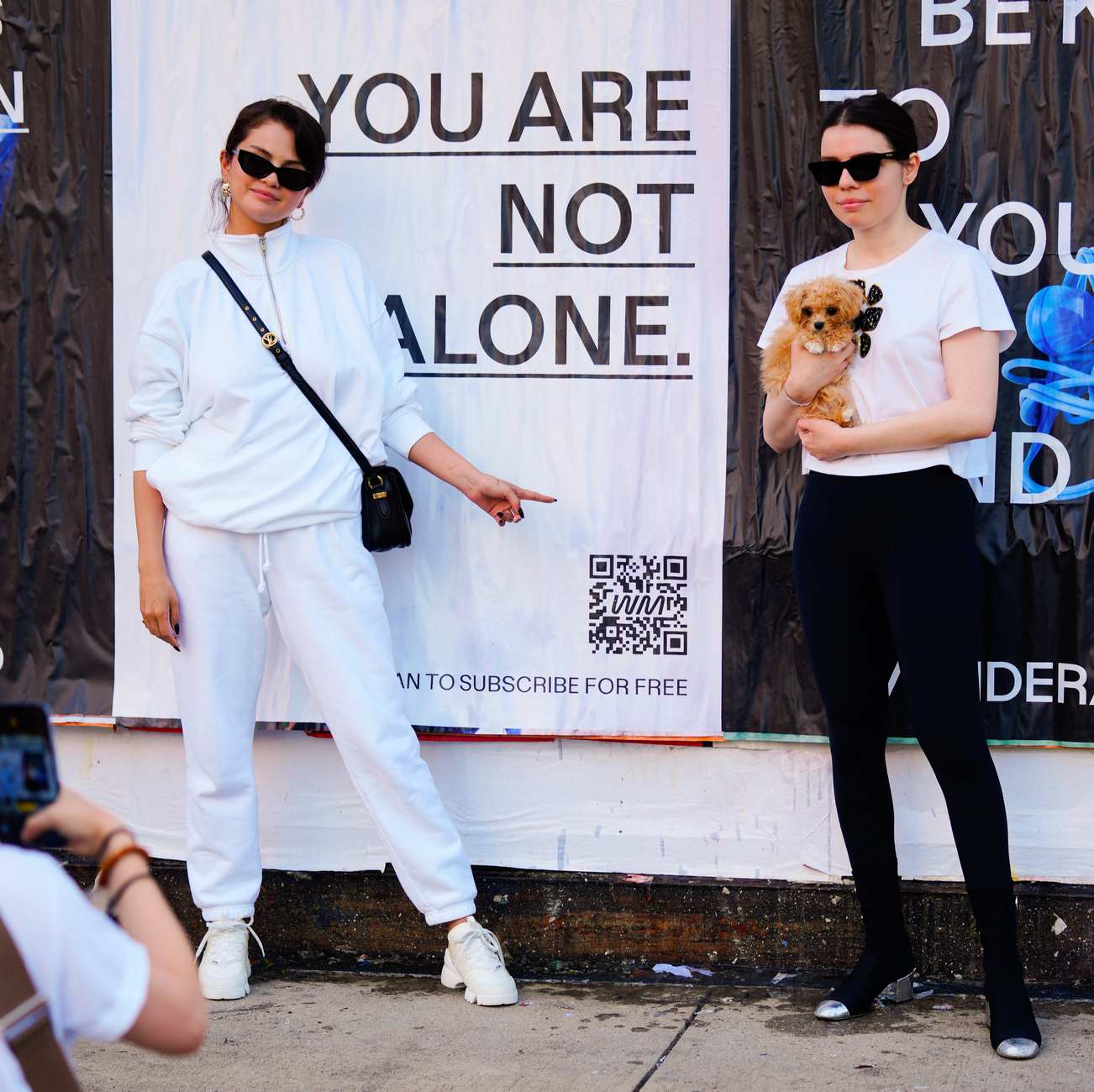 Selena_Gomez_-___Sofia_Carson_have_lunch_at_Shun_Lee_restaurant_in_New_York_City2C_0515202212.jpg