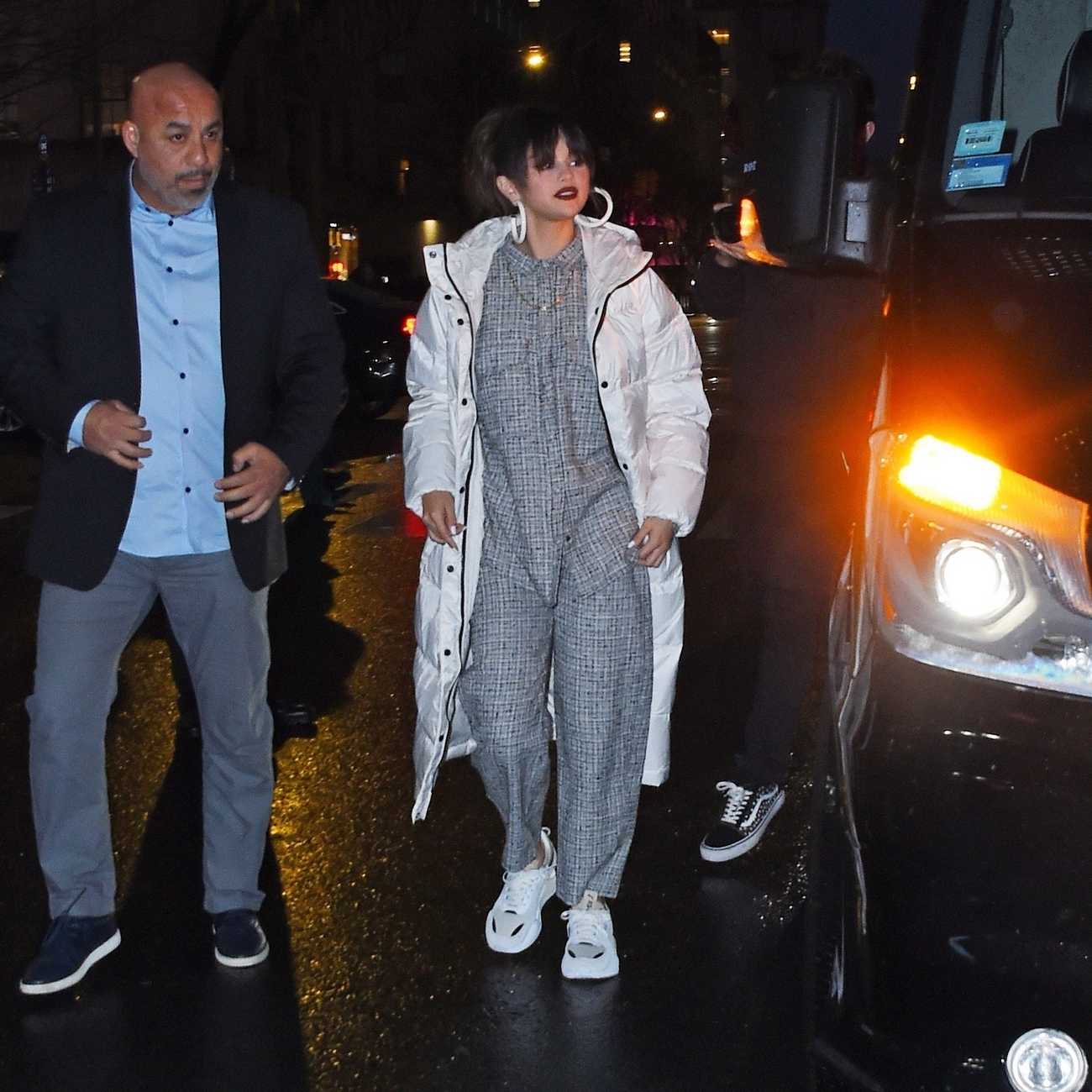 Selena_Gomez_-_arrives_at_her__Rare__album_release_party_at_the_Puma_Flagship_store_in_New_York2C_01142020-02.jpg