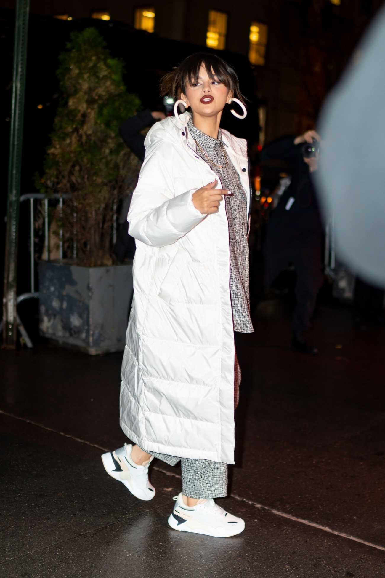 Selena_Gomez_-_arrives_at_her__Rare__album_release_party_at_the_Puma_Flagship_store_in_New_York2C_01142020-05.jpg