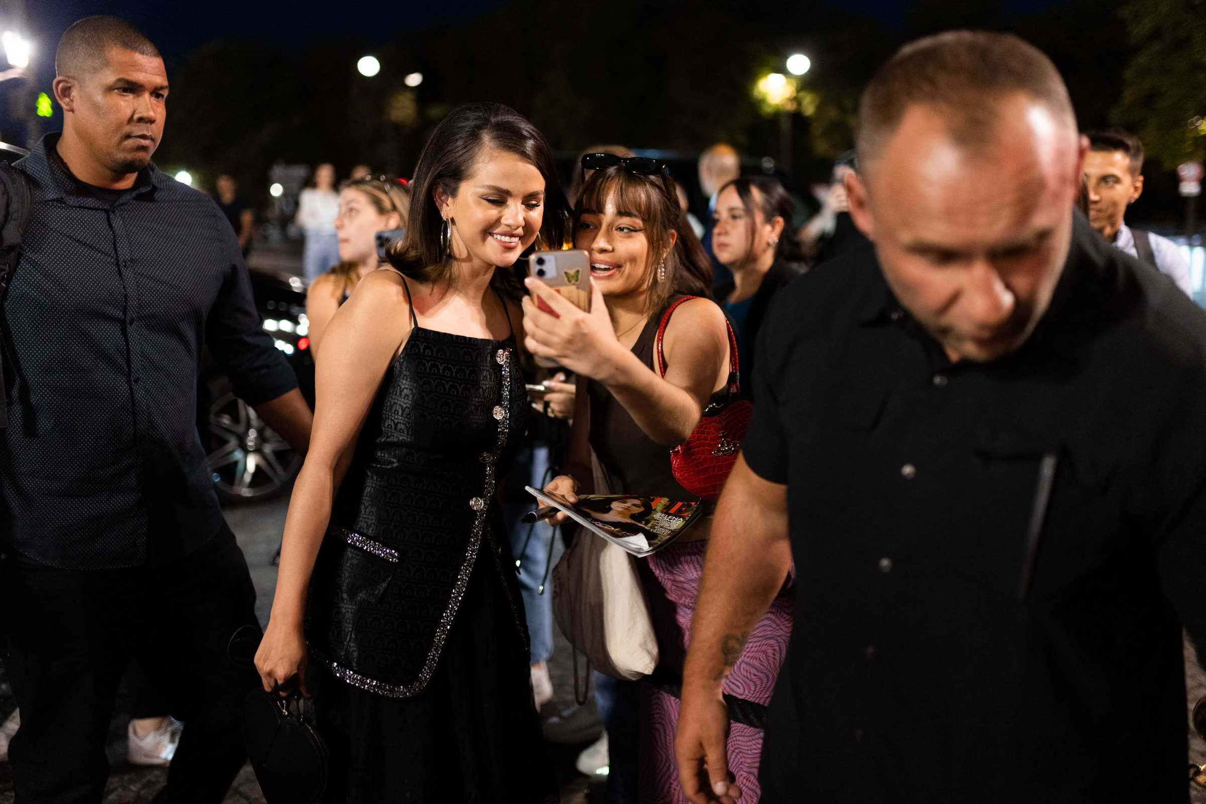 Selena_Gomez_-_at_Hotel_de_Crillon2C_A_Rosewood_Hotel_in_Paris2C_France__0708202203.jpg