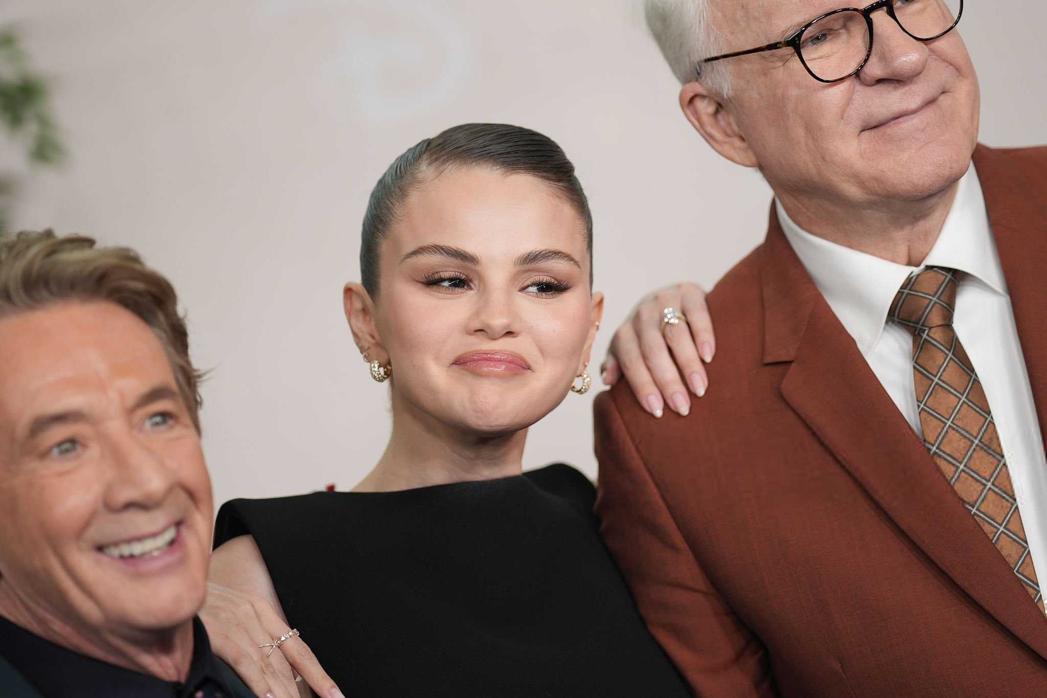 Selena_Gomez_-_attends_the_2025_Disney_Upfront2C_New_York_City_-_May_132C_2025_08.jpg