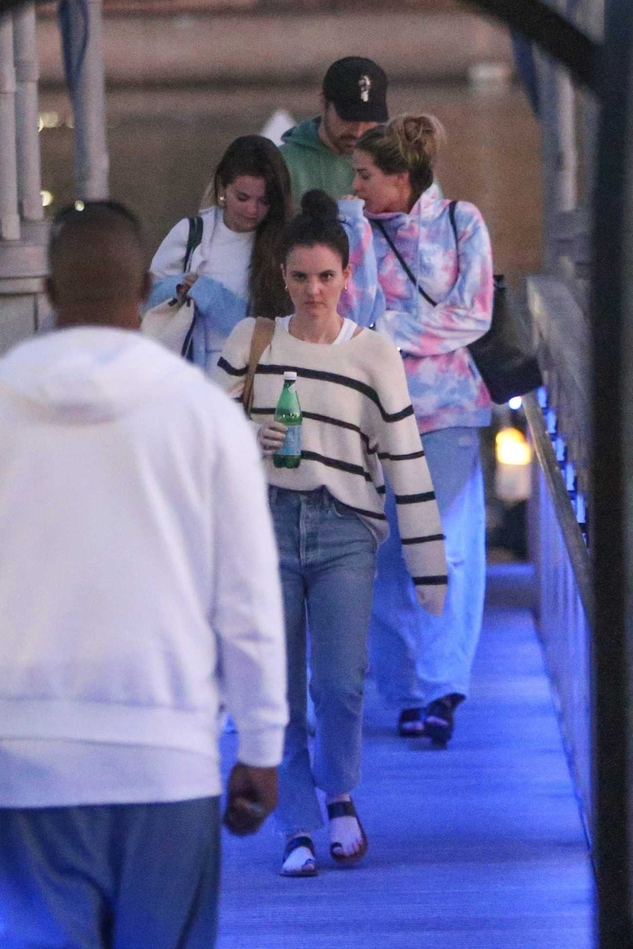 Selena_Gomez_-_celebrates_Memorial_Day_with_friends_aboard_a_luxury_yacht_in_Malibu2C_California__0531202205.jpg