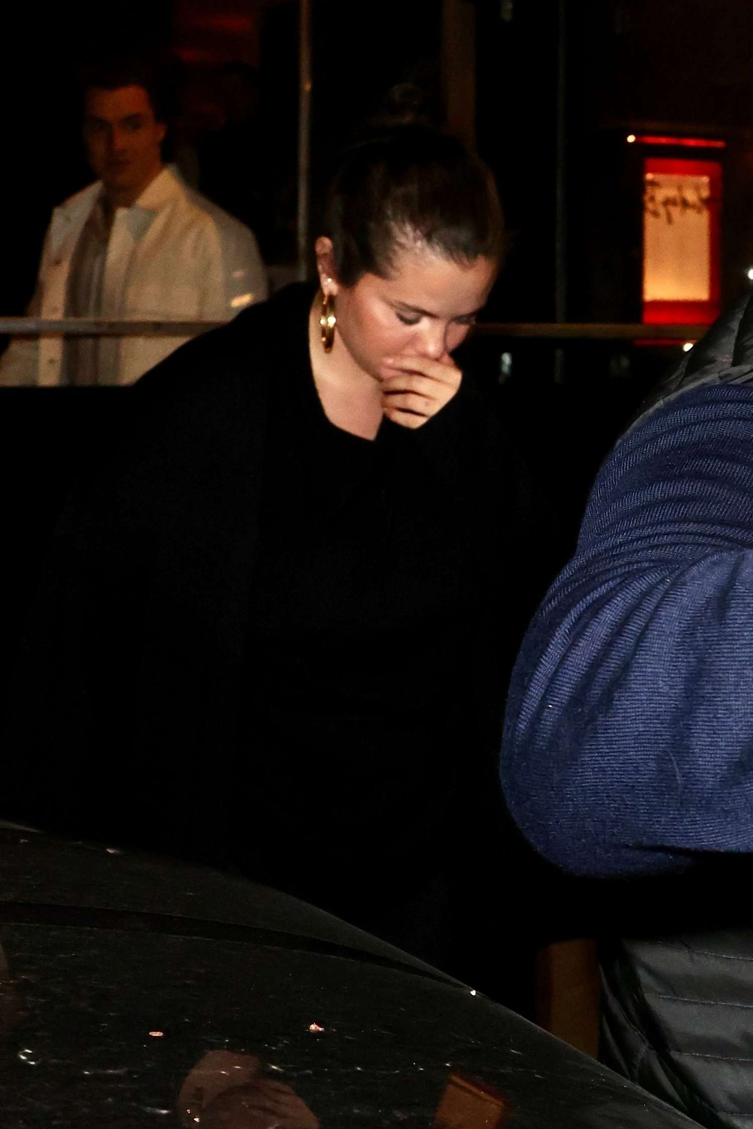 Selena_Gomez_-_goes_out_for_a_Valentine_s_Day_dinner_with_friends_at_The_Holiday_bar_in_New_York_City2C_0214202303.jpg