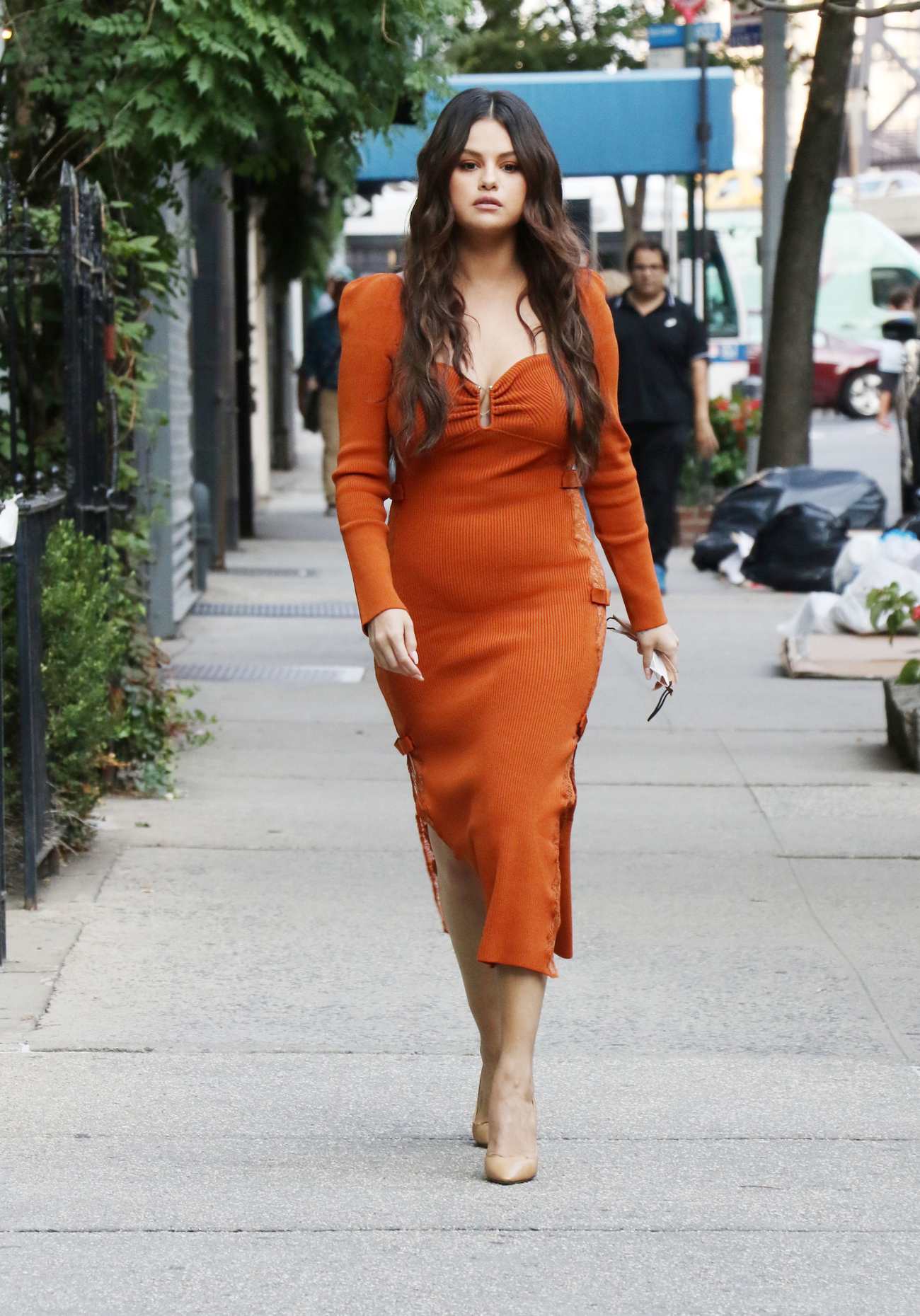 Selena_Gomez_-_goes_to_lunch_at_Serendipity_3_in_New_York_City2C_09082021_00006.jpg