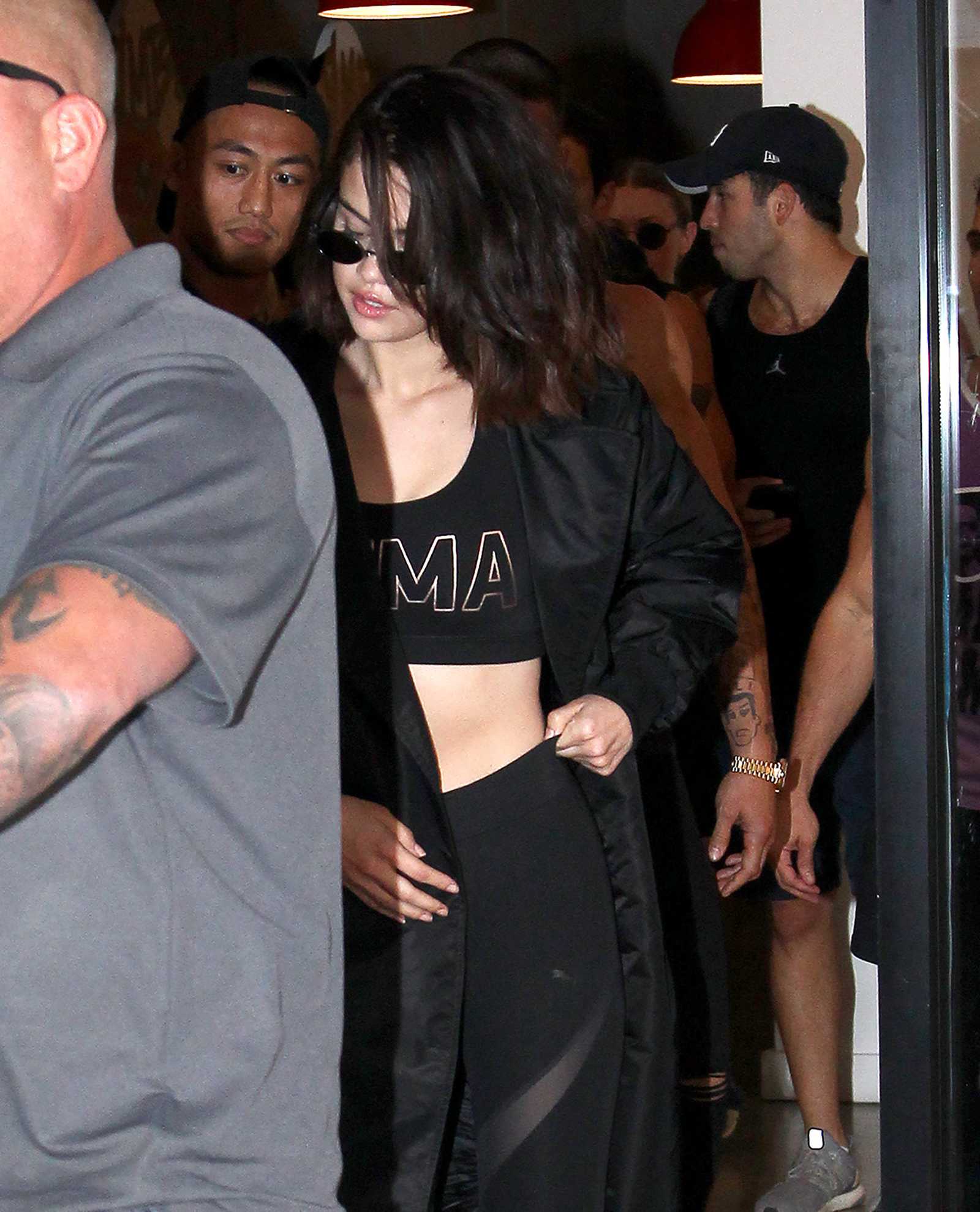Selena_Gomez_-_in_NYC_on_September_28-09.jpg
