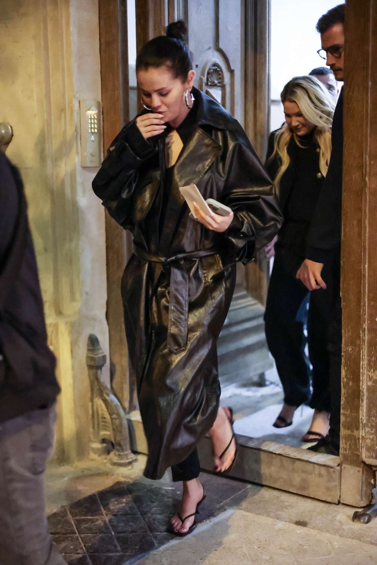 Selena_Gomez_-_is_spotted_during_a_night_out_in_Paris2C_France__0527202303.jpg