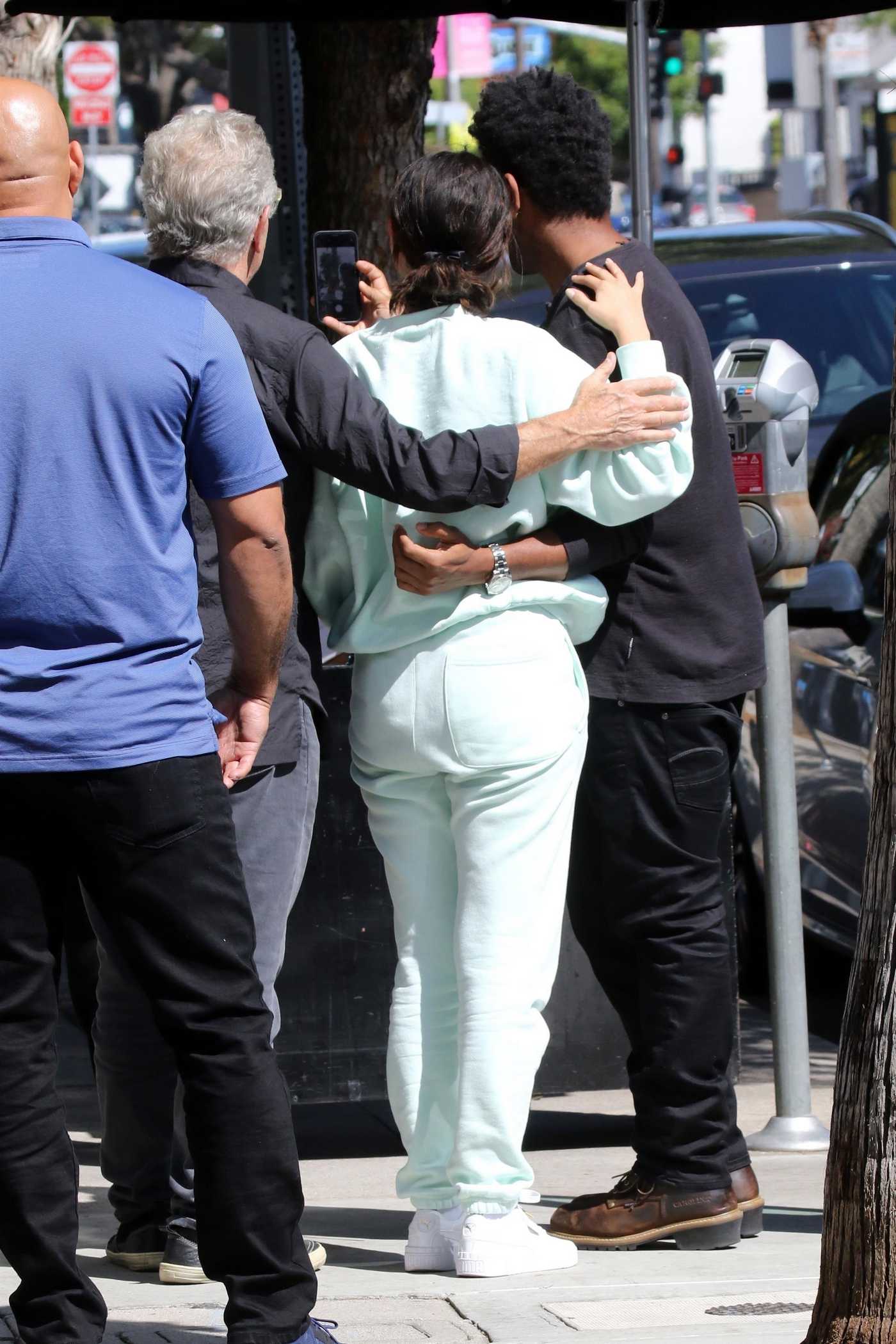 Selena_Gomez_-_leaving_lunch_at_Joan_s_On_Third_in_Studio_City2C_05242019-02.jpg