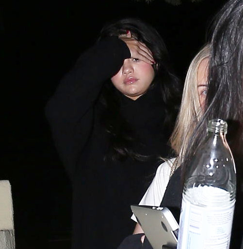 Selena_Gomez_-_night_out_in_Hollywood_-_December_192C_2018-02.jpg