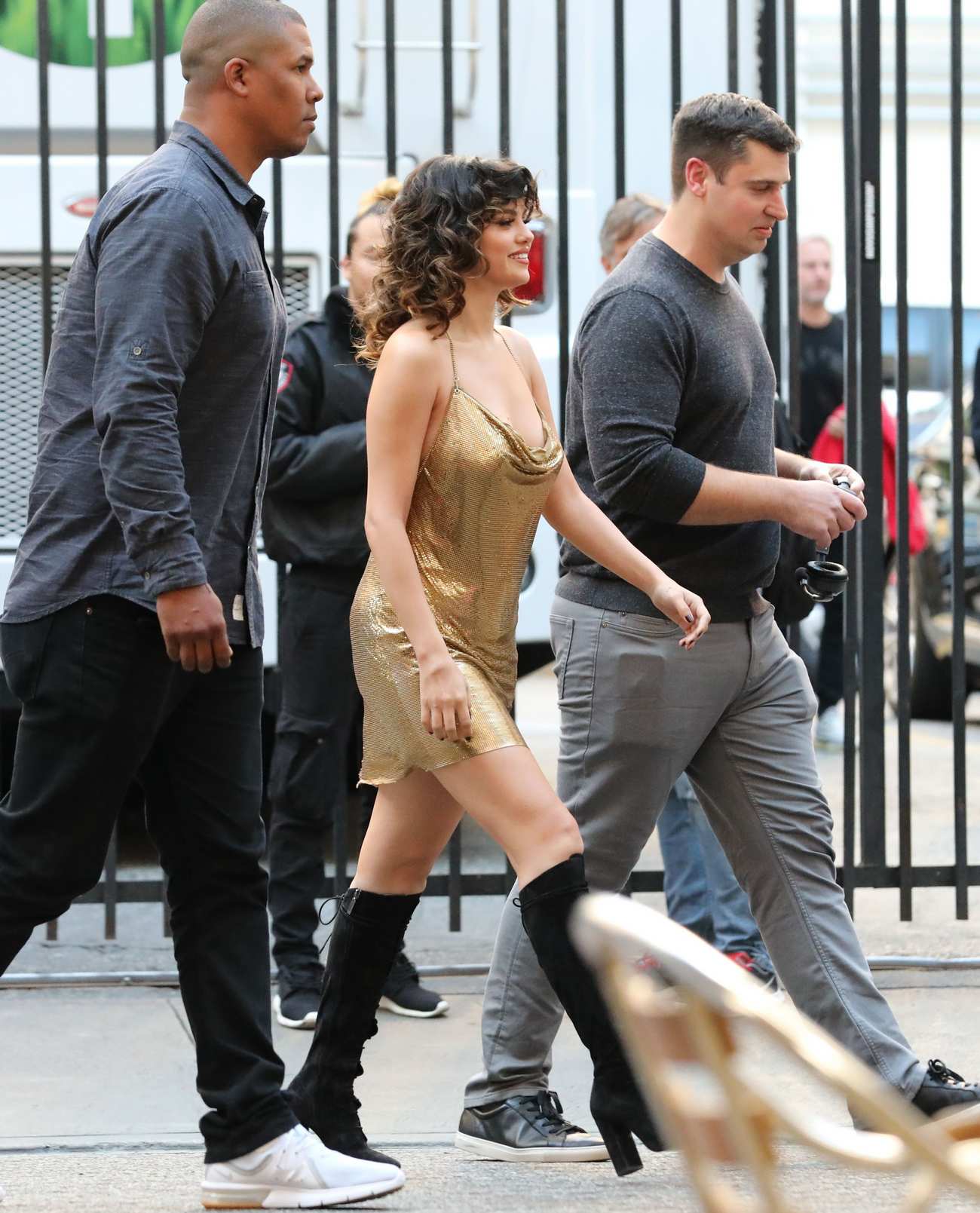 Selena_Gomez_-_on_a_video_set_of_Rare_in_Los_Angeles_01282020-05.jpg