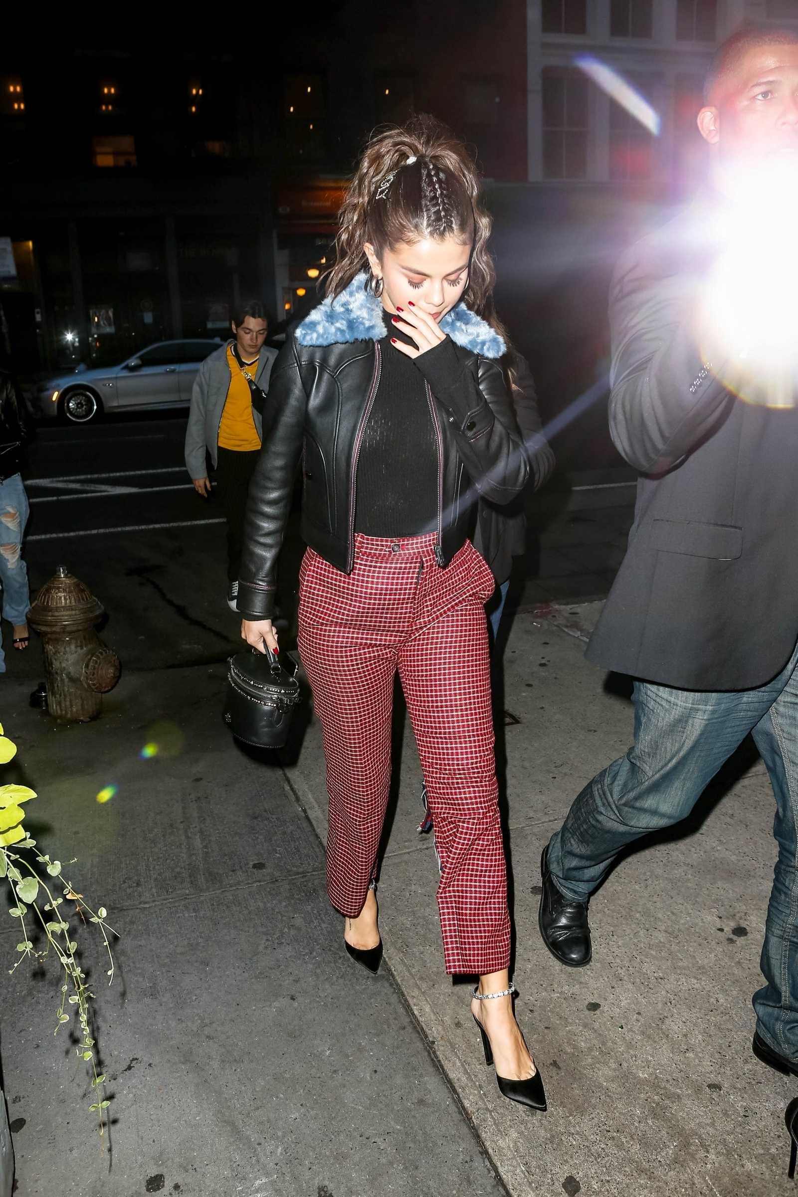 Selena_Gomez_-_out_and_about_in_New_York_11_Sept_2018-03.jpg