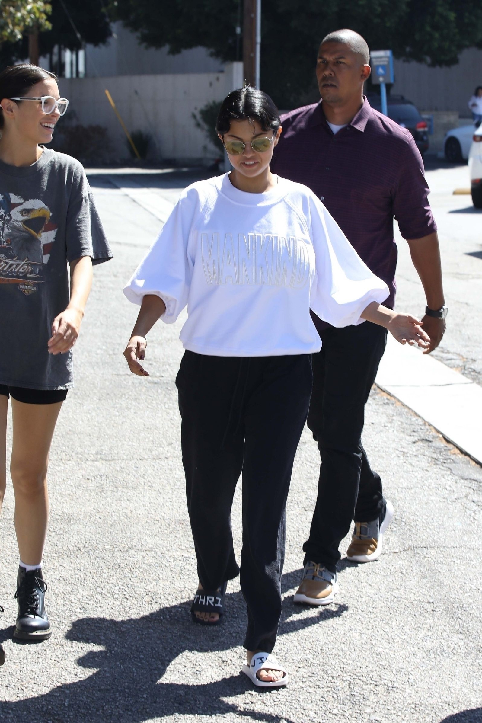 Selena_Gomez_-_out_in_Studio_City2C_September_222C_2018-02.jpg