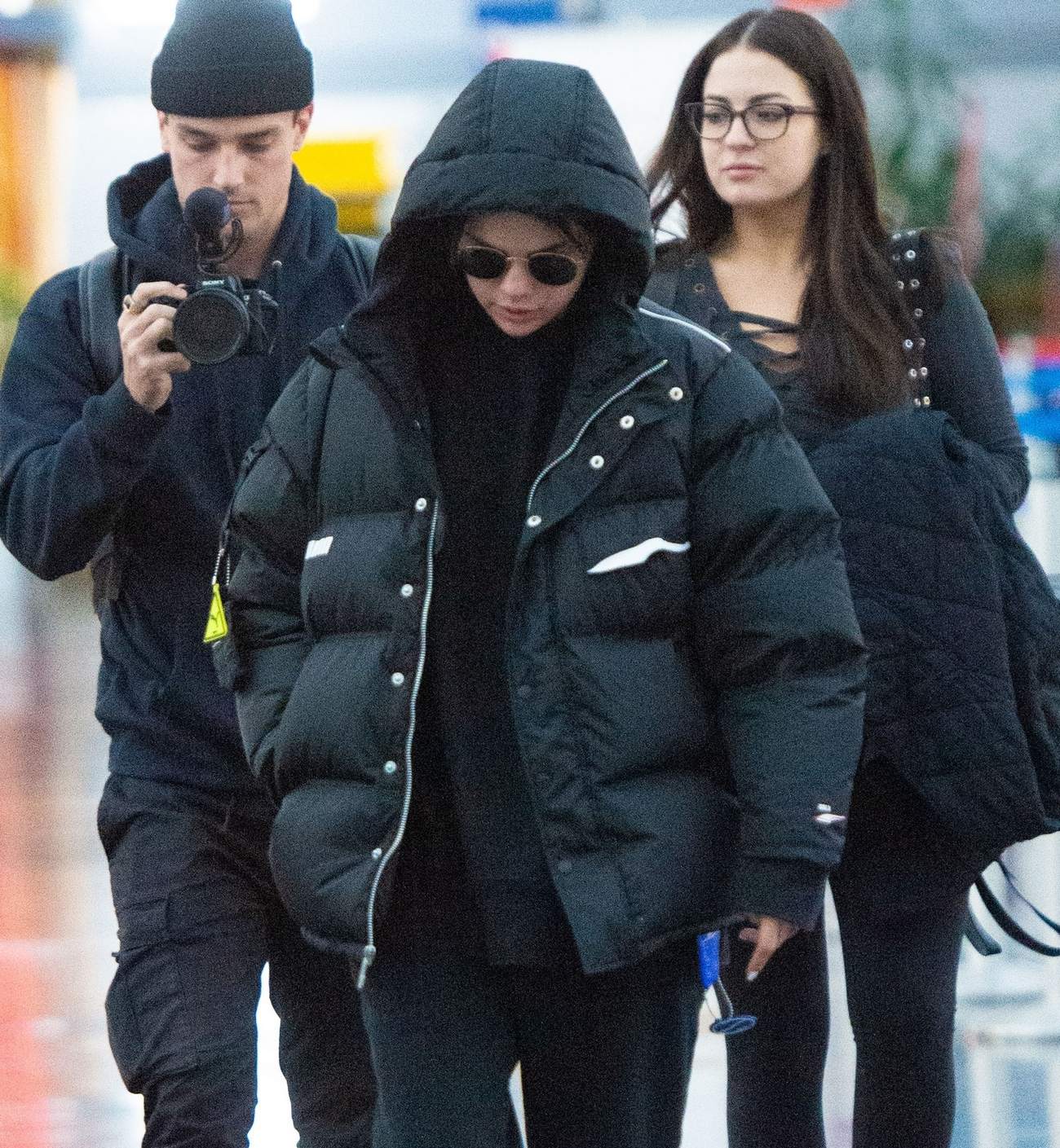 Selena_Gomez_-_seen_arriving_at_JFK_Airport_in_New_York2C_01122020-01.jpg