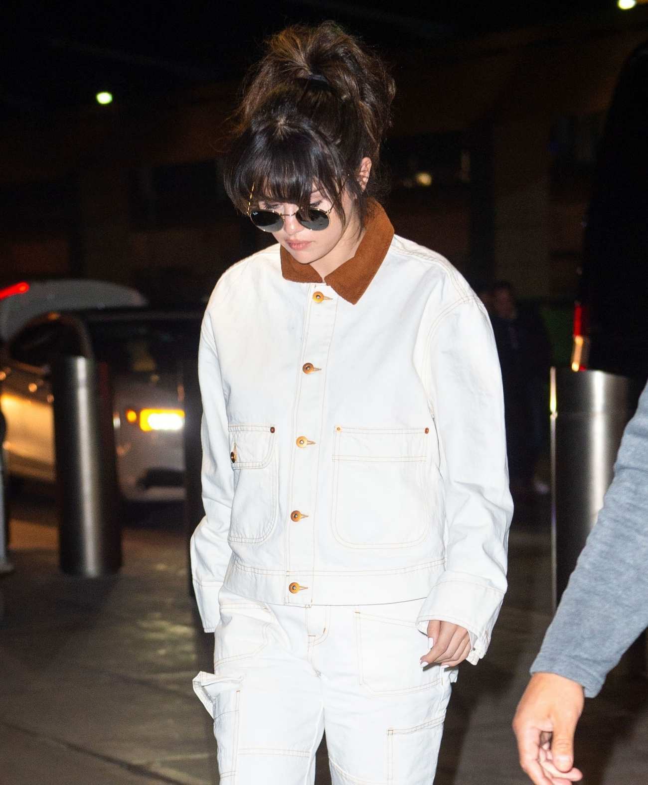 Selena_Gomez_-_seen_arriving_at_JFK_airport_in_New_York2C_01152020-01.jpg