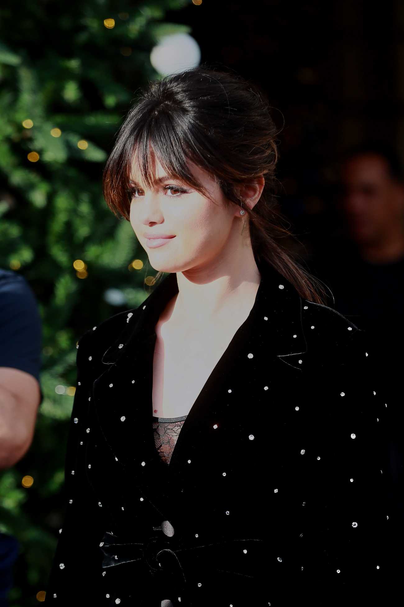 Selena_Gomez_-_seen_leaving_the_Ritz_hotel_in_Paris2C_France__12132019-04.jpg