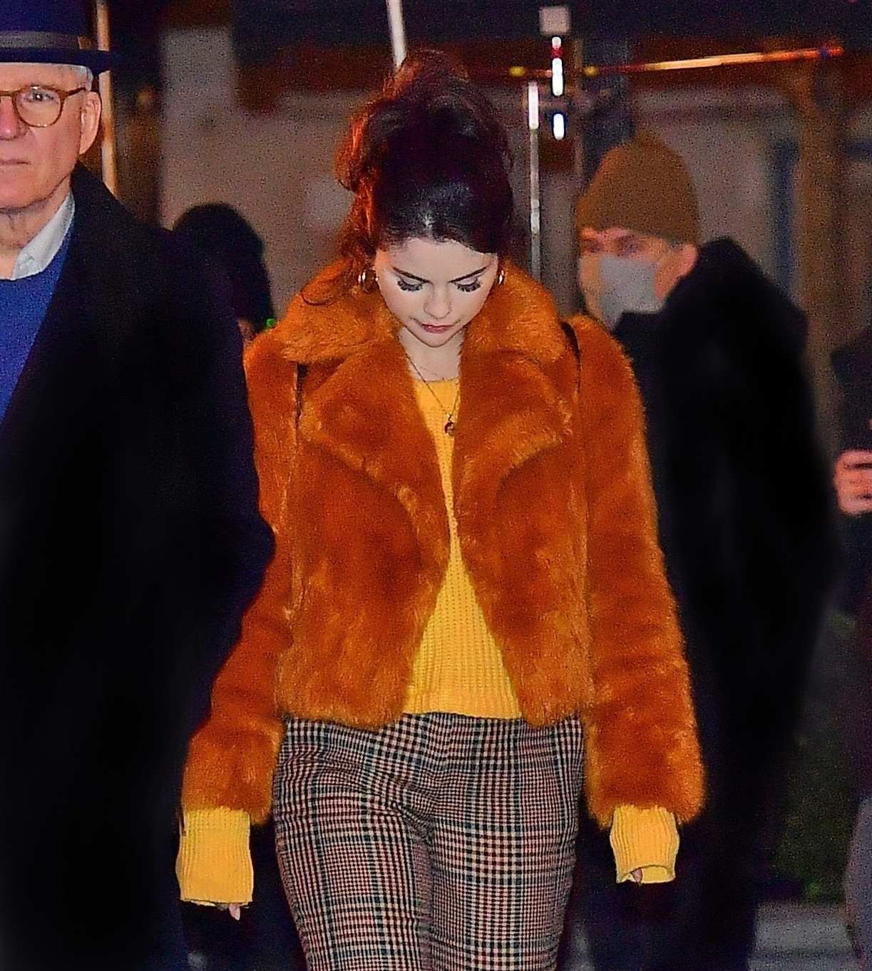 Selena_Gomez_-_seen_shooting_on_location_for_Only_Murders_in_the_building_in_New_York2C_01172021_10.jpg