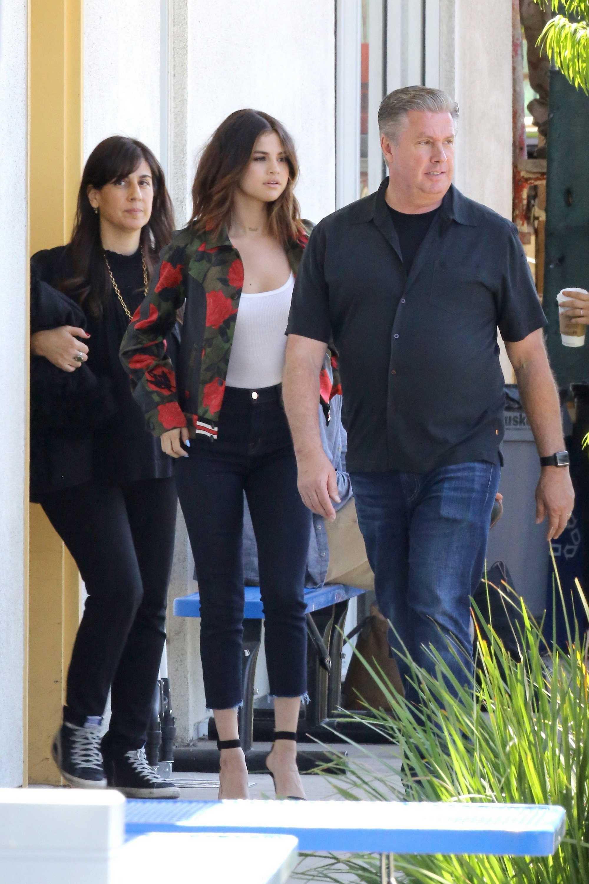 Selena_Gomez_-_shoots_scenes_for_a_PSA_at_a_school_in_Los_Angeles_on_March_23-10.jpg