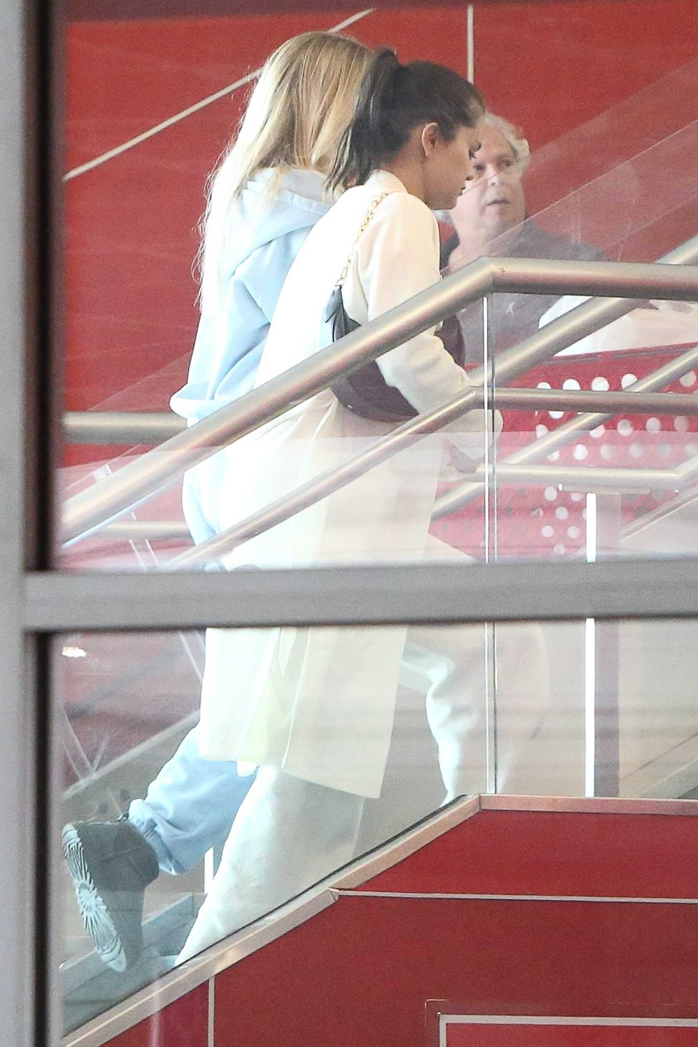 Selena_Gomez_-_shopping_at_Target_in_West_Palm_Beach2C_Florida__1126202205.jpg