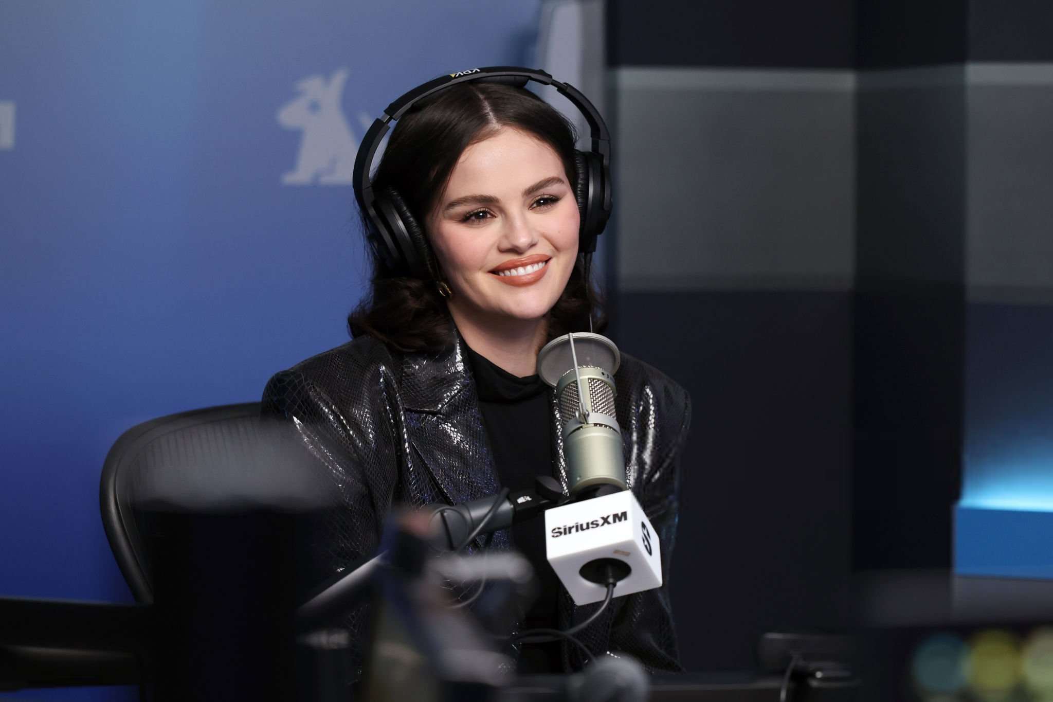 Selena_Gomez_-_visits_the_SiriusXM_Studios2C_New_York_City_-_March_252C_2025_06.jpg