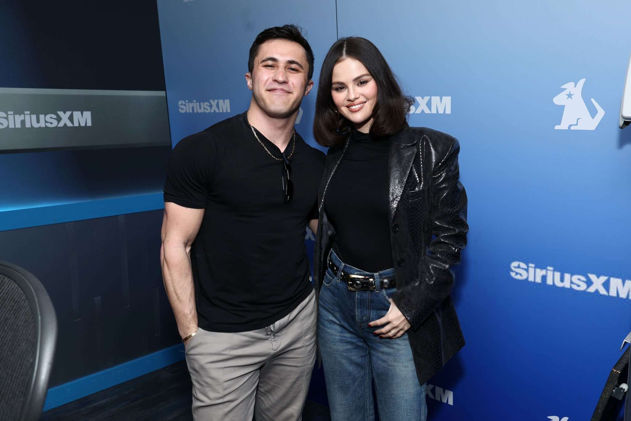 Selena_Gomez_-_visits_the_SiriusXM_Studios2C_New_York_City_-_March_252C_2025_08.jpg