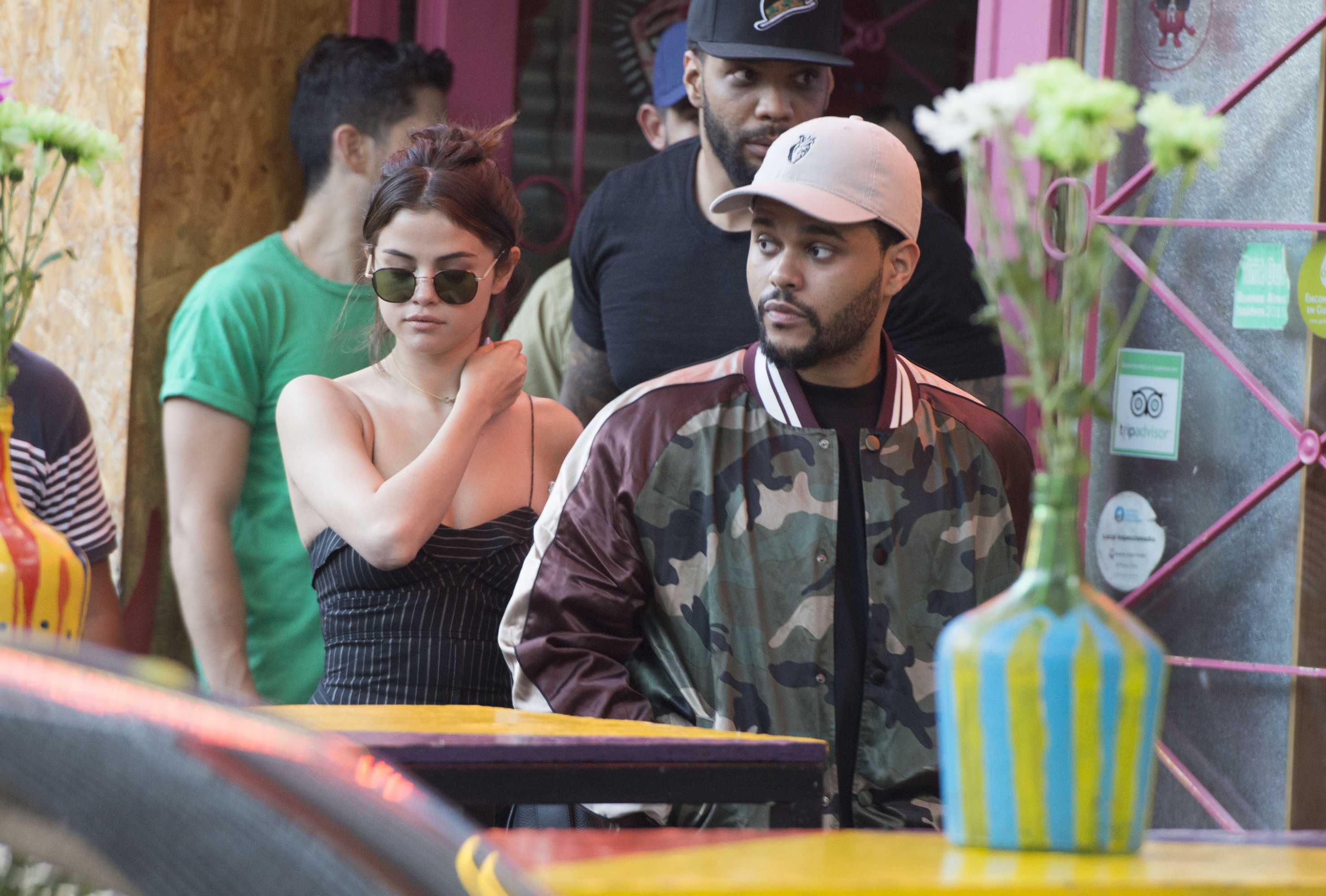 Selena_Gomez_-_with_The_Weeknd_in_Buenos_Aires_on_March_28-12.jpg