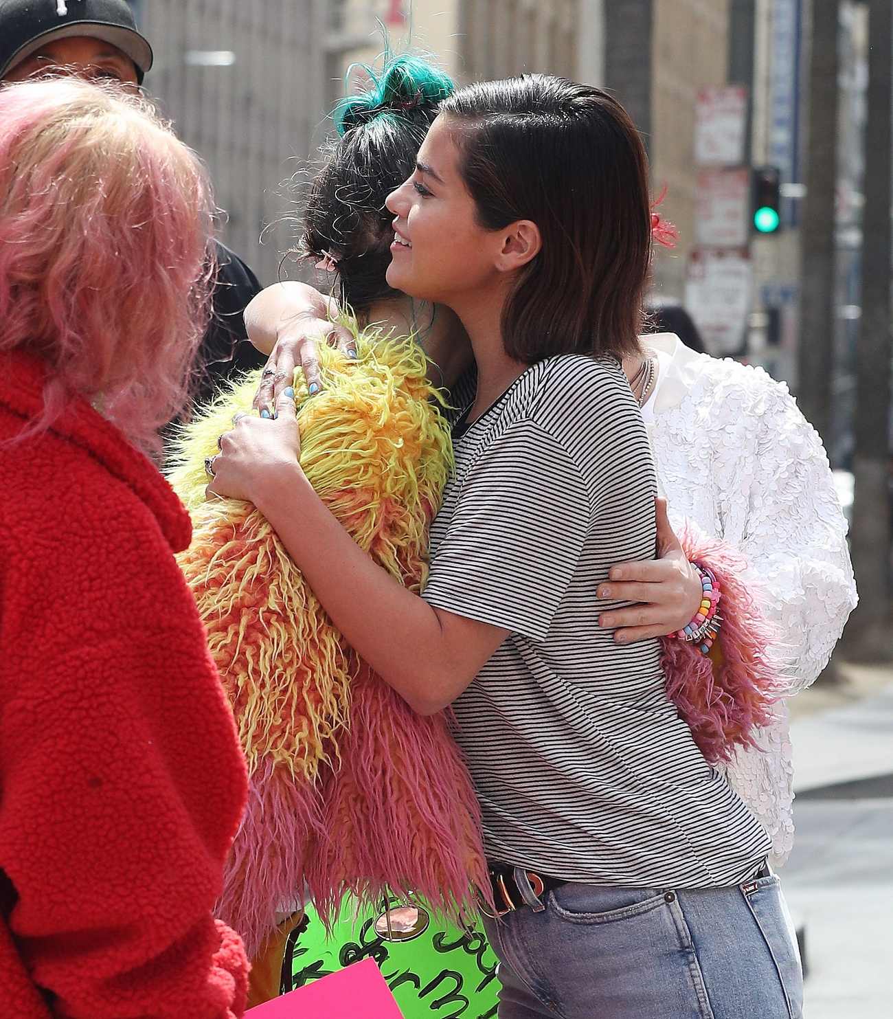 Selena_Gomez___Bella_Thorne_-_Meet_up_at_the_anti-gun_22March_For_Our_Lives22_Rally_in_LA_-_March_2400007.jpg
