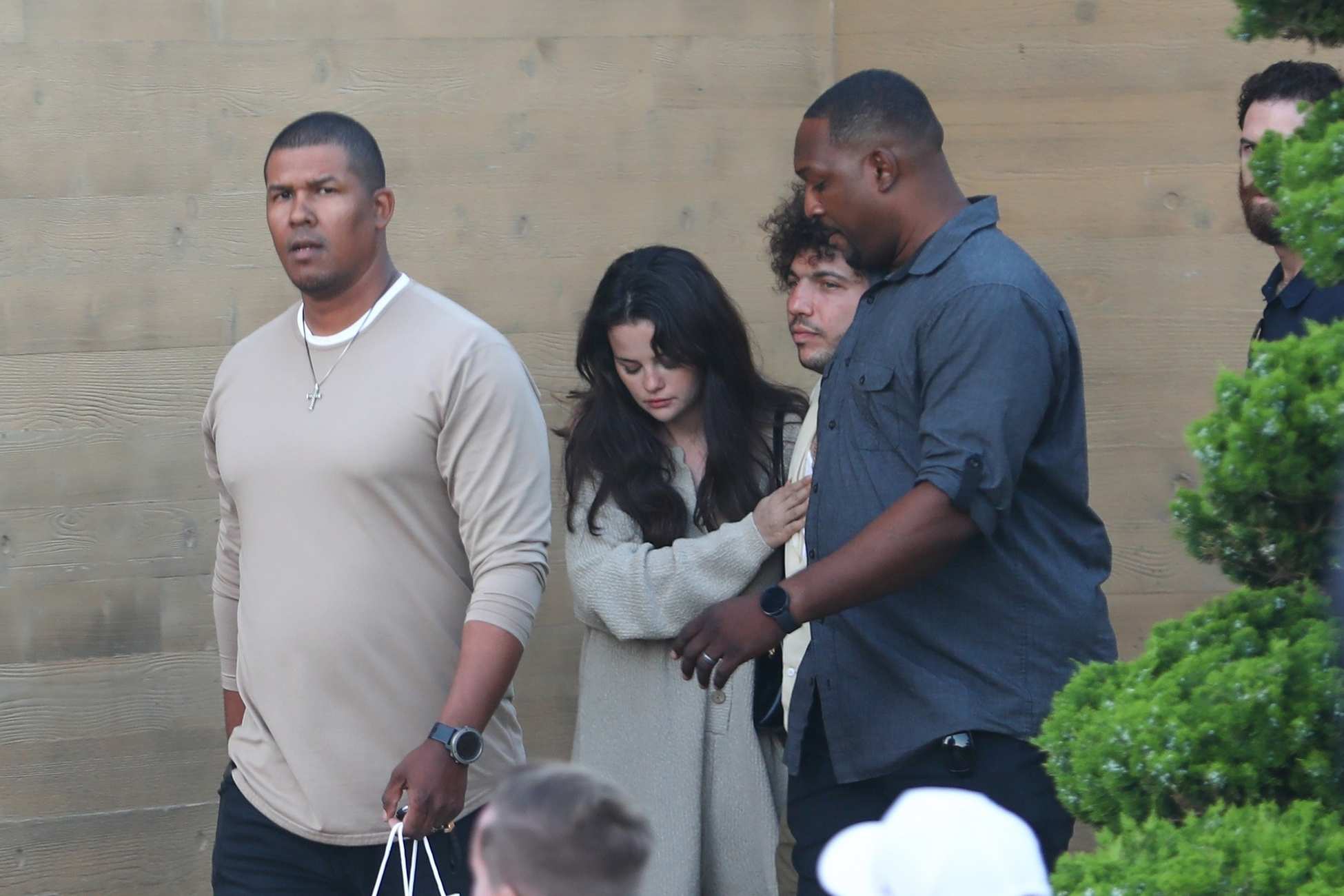 Selena_Gomez___Leaving_Nobu_in_Malibu_06152024_09.jpg