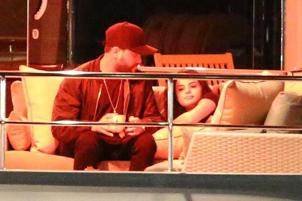 Selena_Gomez_and_The_Weeknd_-_On_a_yacht_in_Marina_del_Rey_on_Feb_11-10.jpg