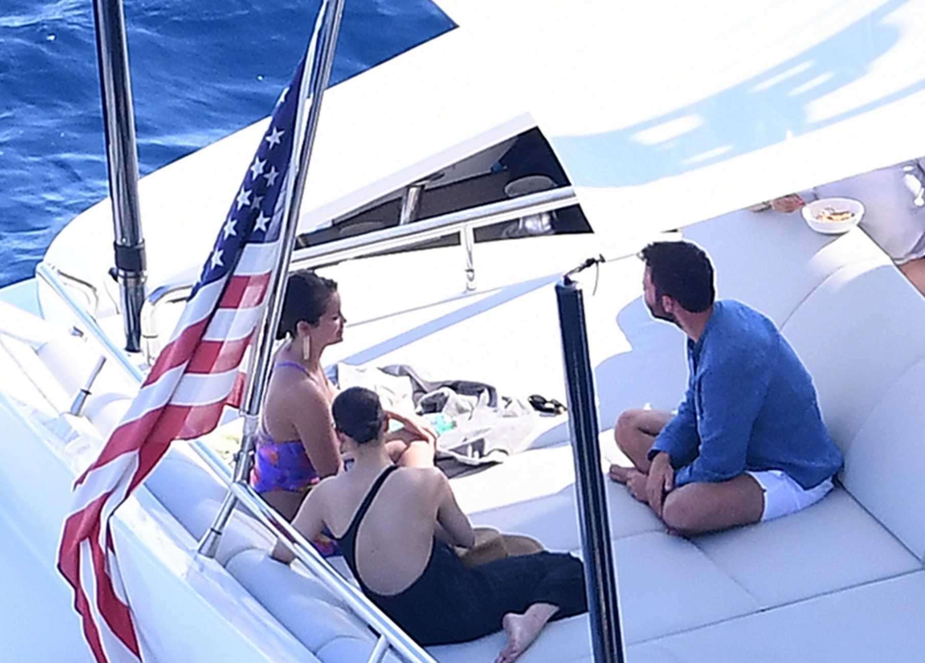 Selena_Gomez_at_a_yatch_with_Andrea_Lervolino_-_August_4_202201.jpg