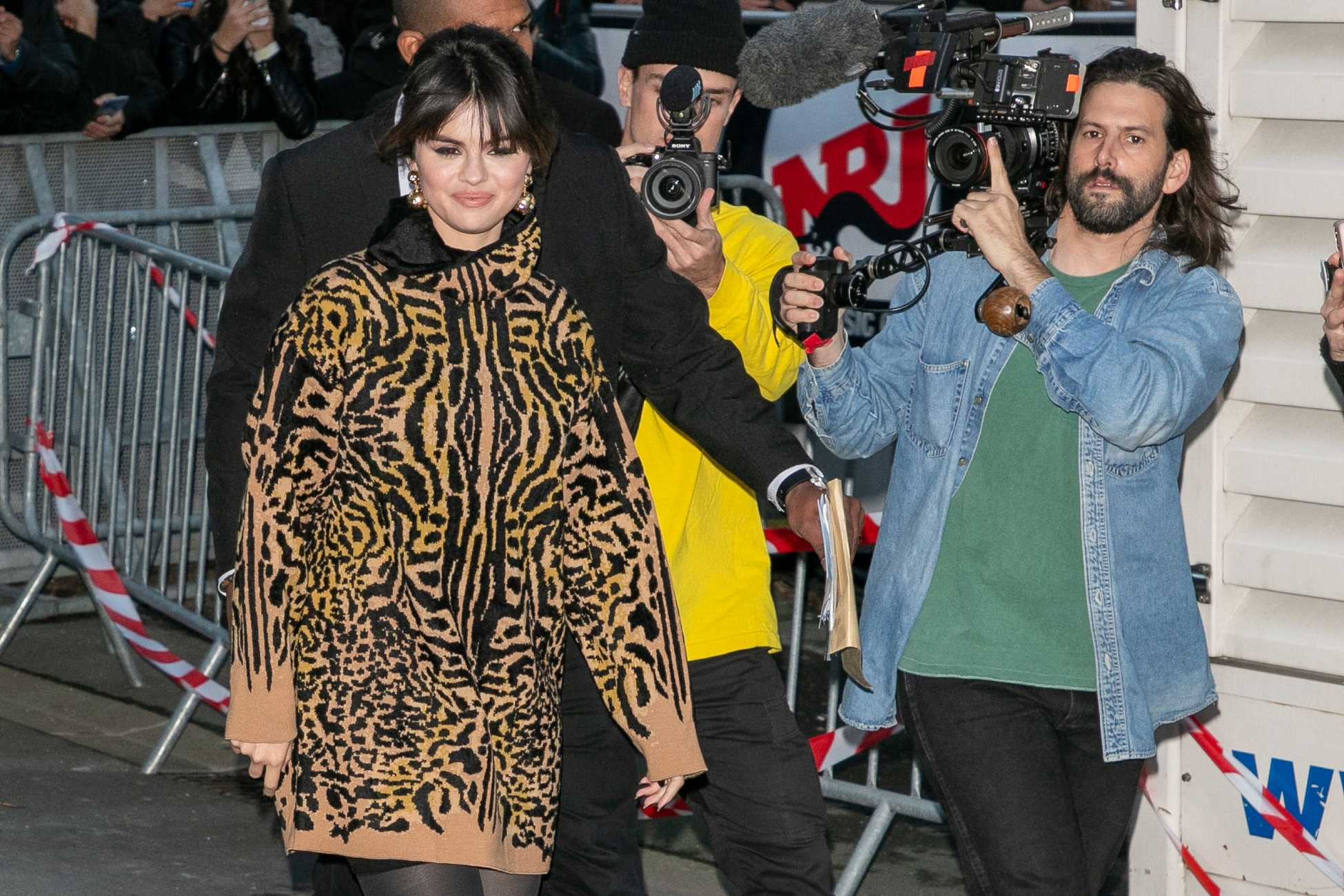 Selena_Gomez_is_seen_at_NRJ_radio_station_on_December_132C_2019_in_Paris2C_France-02.jpg