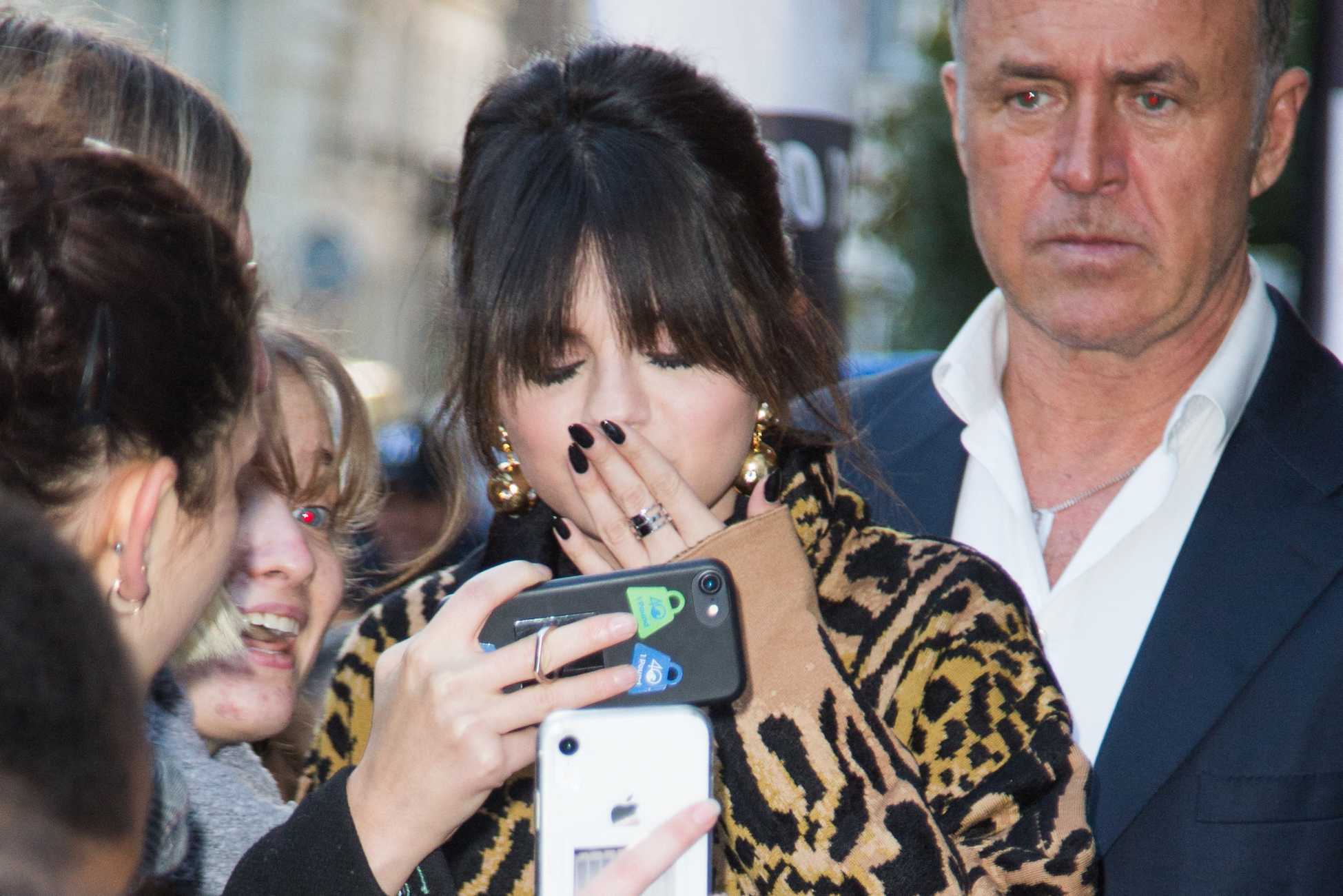 Selena_Gomez_is_seen_at_NRJ_radio_station_on_December_132C_2019_in_Paris2C_France-08.jpg