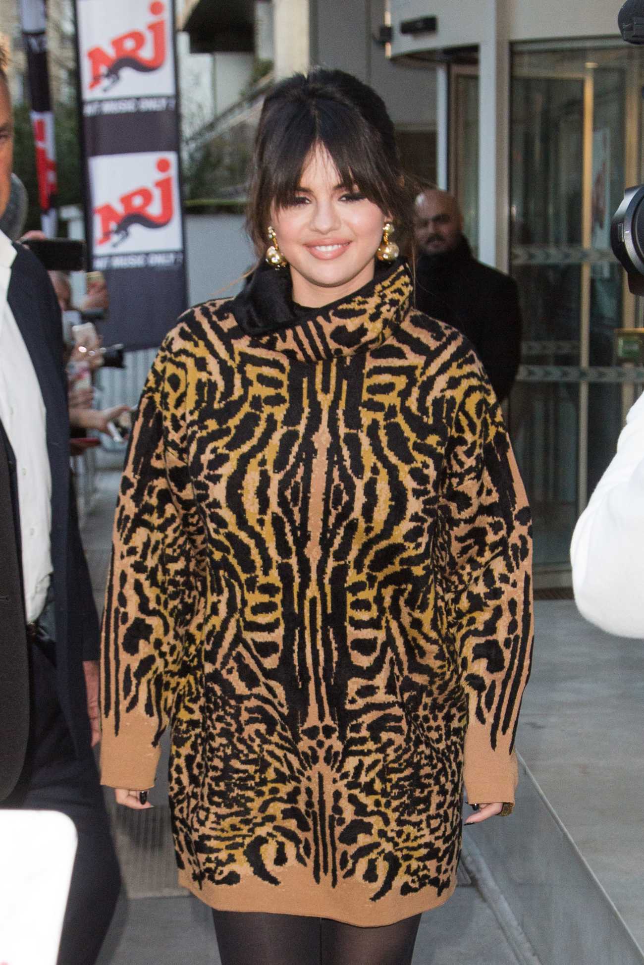 Selena_Gomez_is_seen_at_NRJ_radio_station_on_December_132C_2019_in_Paris2C_France-09.jpg