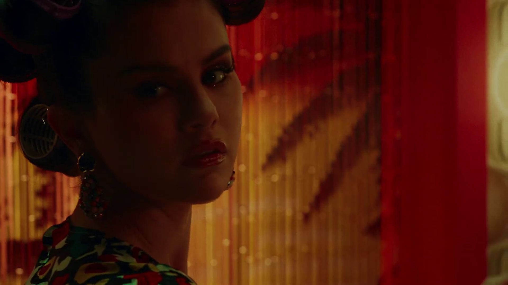 Selfish_Love_MV_04.jpg