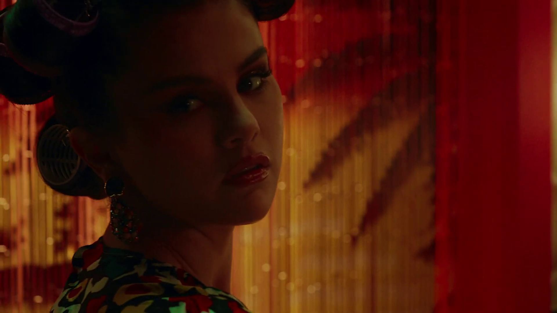 Selfish_Love_MV_05.jpg