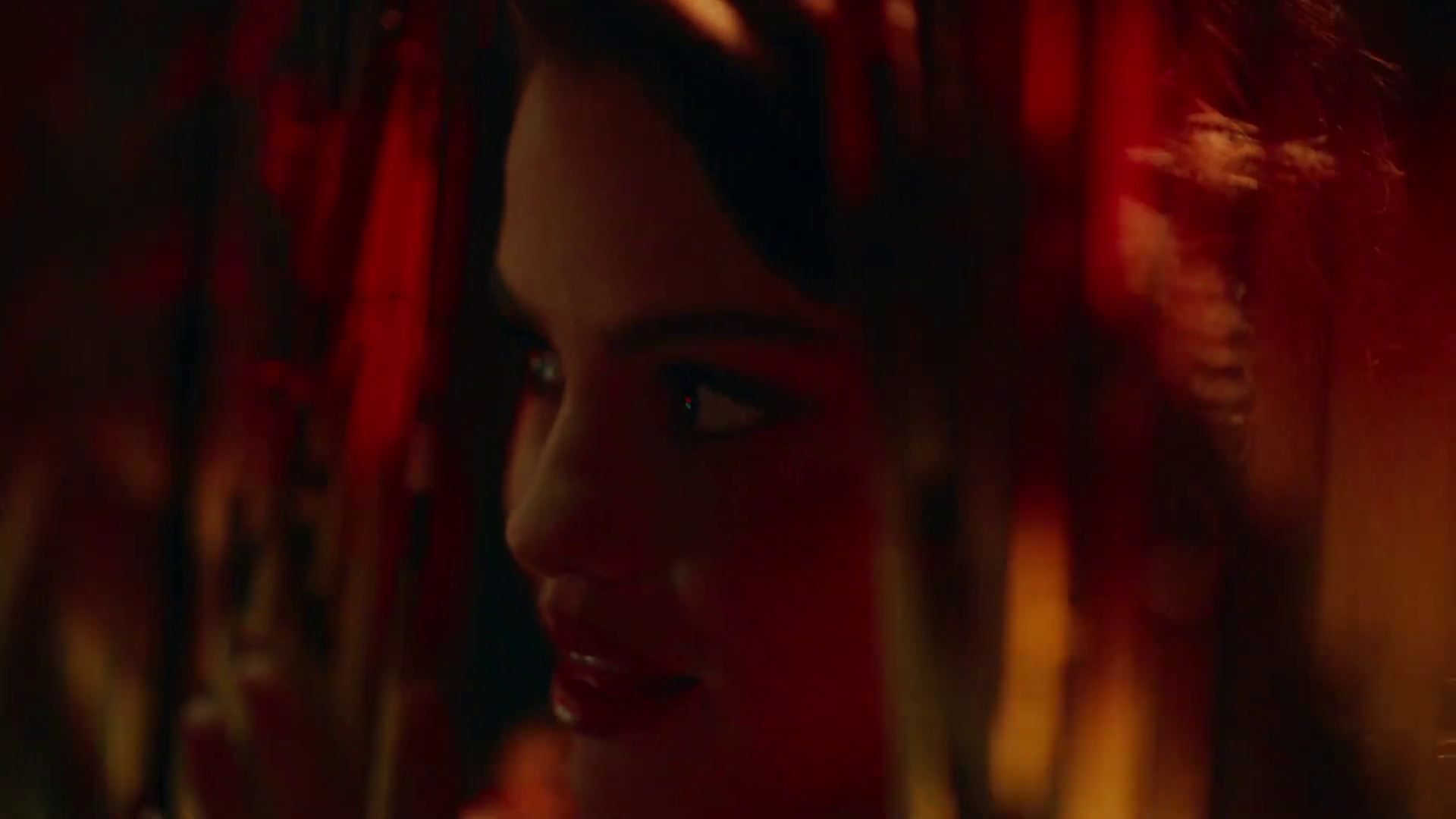 Selfish_Love_MV_09.jpg