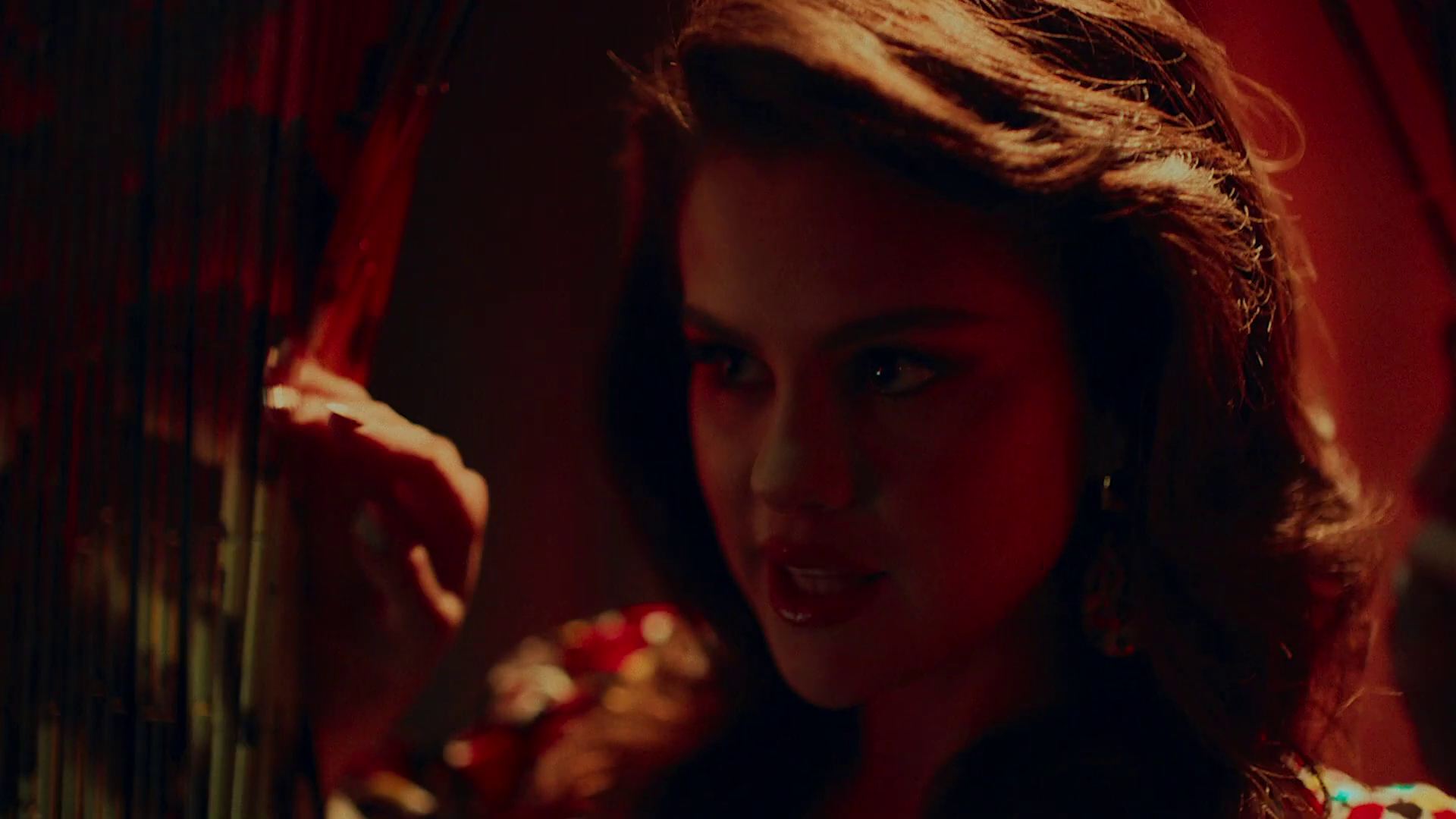Selfish_Love_MV_30.jpg