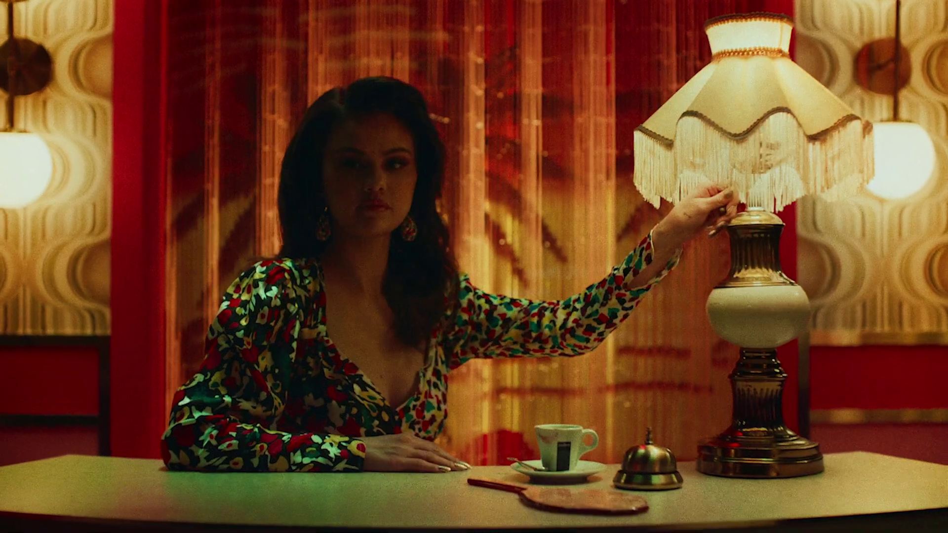 Selfish_Love_MV_48.jpg